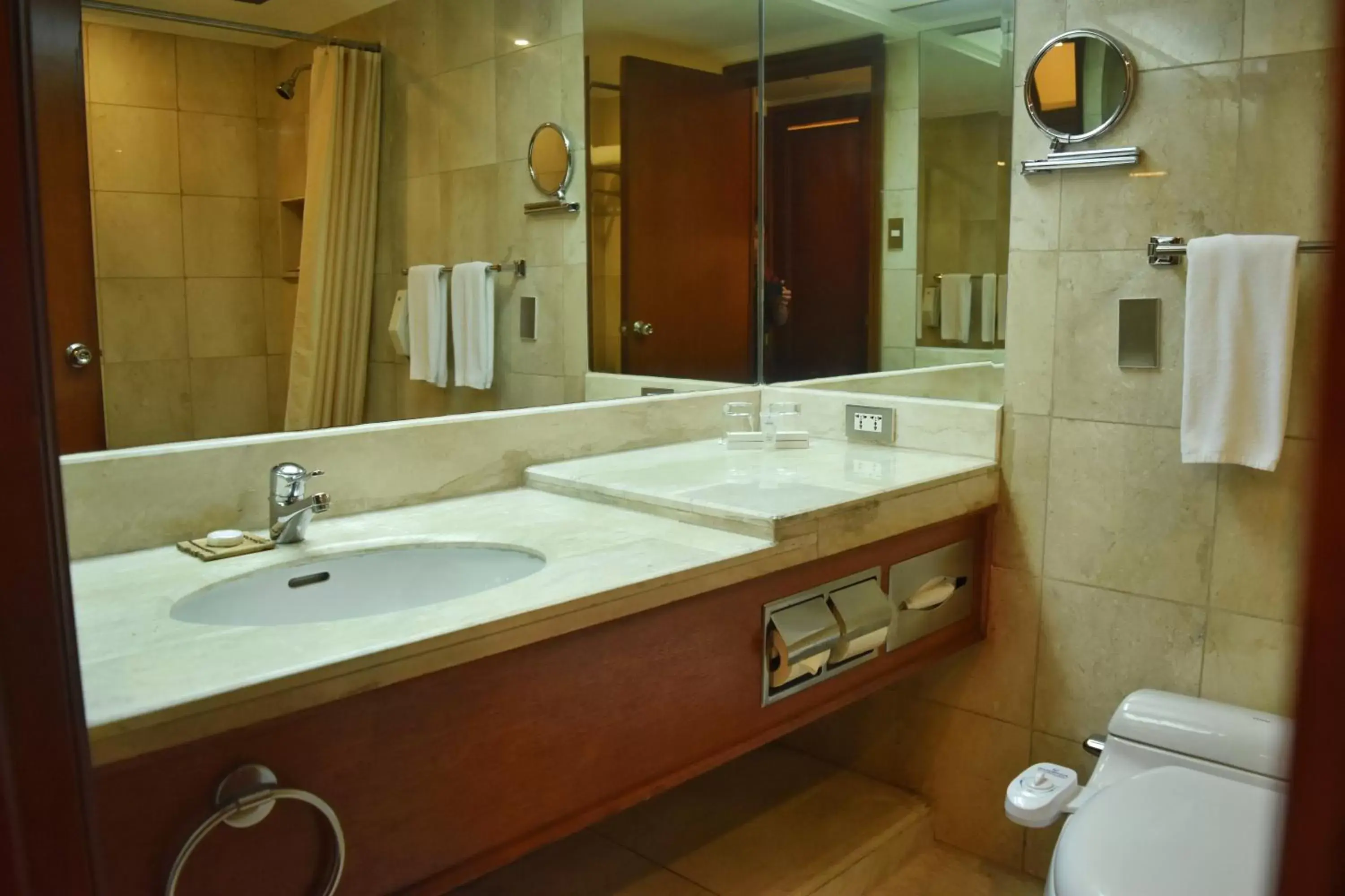 Toilet, Bathroom in Manila Prince Hotel
