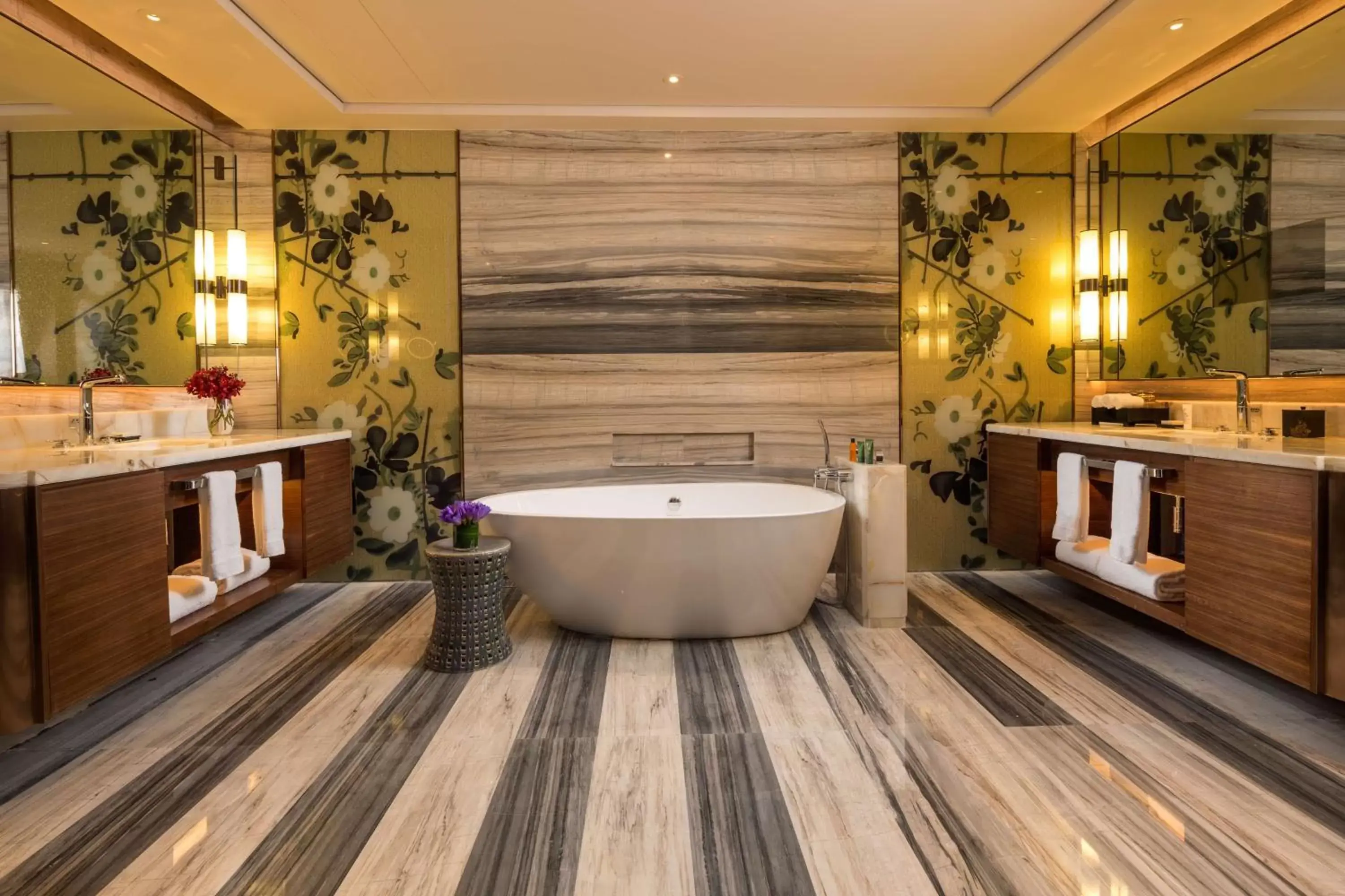 Bathroom in Hilton Urumqi Bathroom in Hilton Urumqi