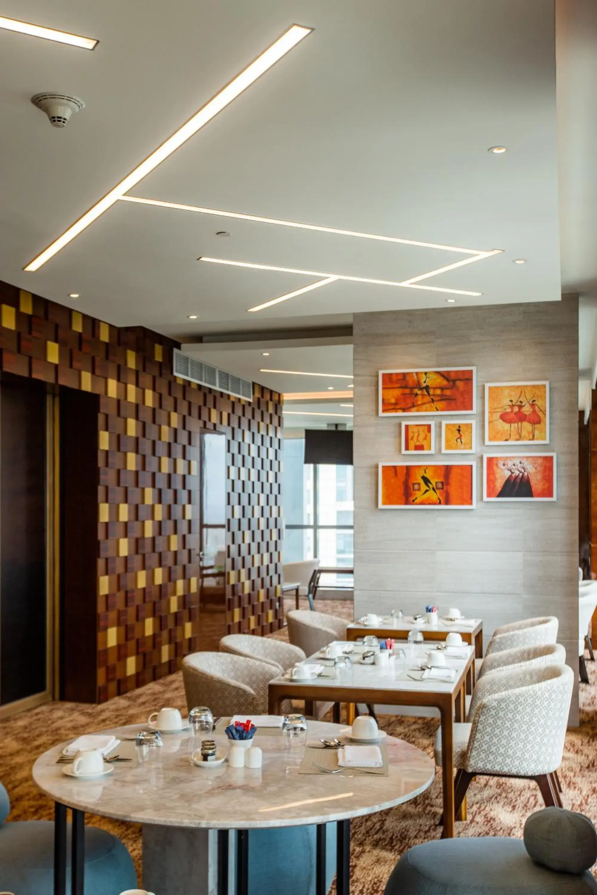 Restaurant/Places to Eat in Johari Rotana