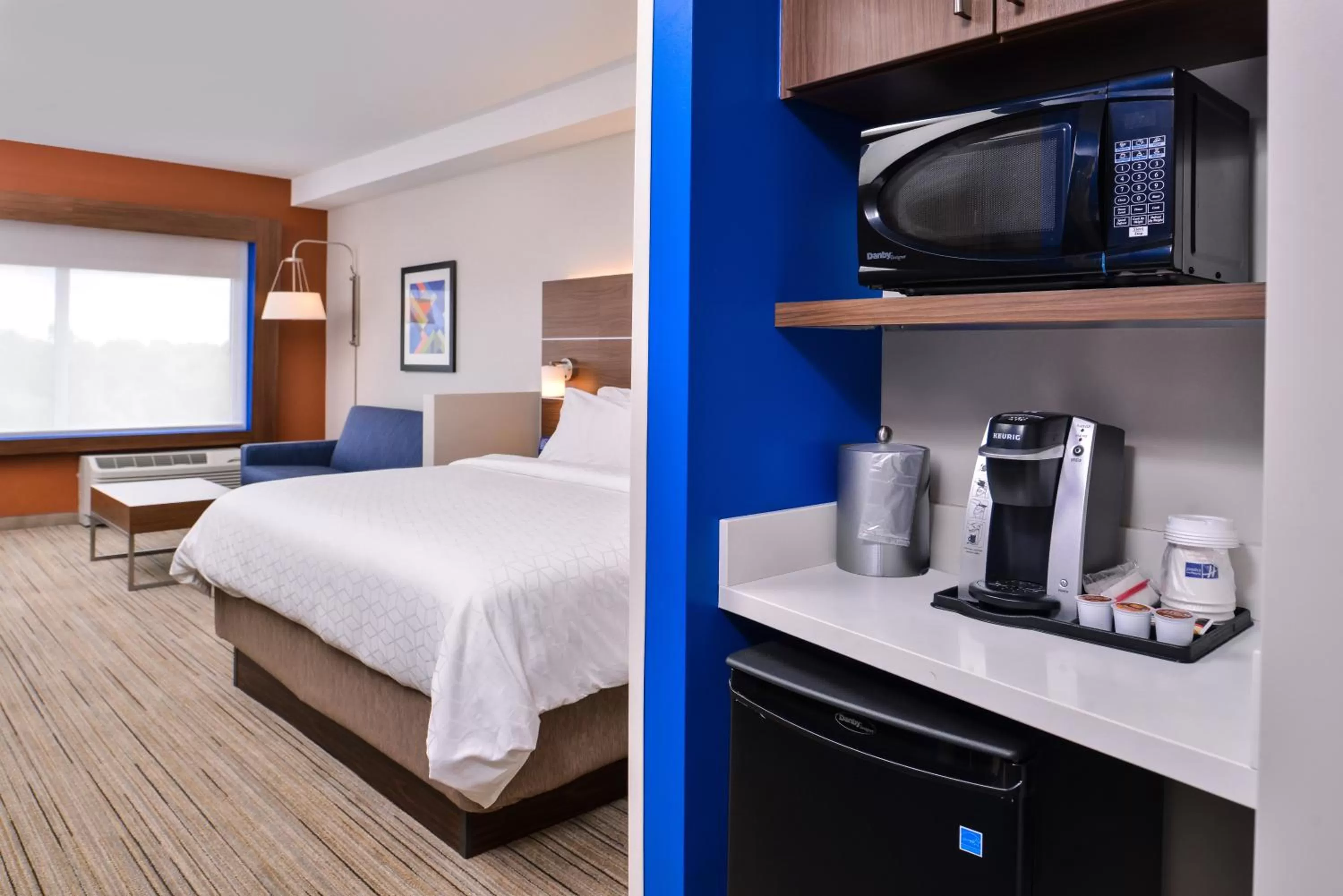 Photo of the whole room, Bed in Holiday Inn Express & Suites Farmville by IHG