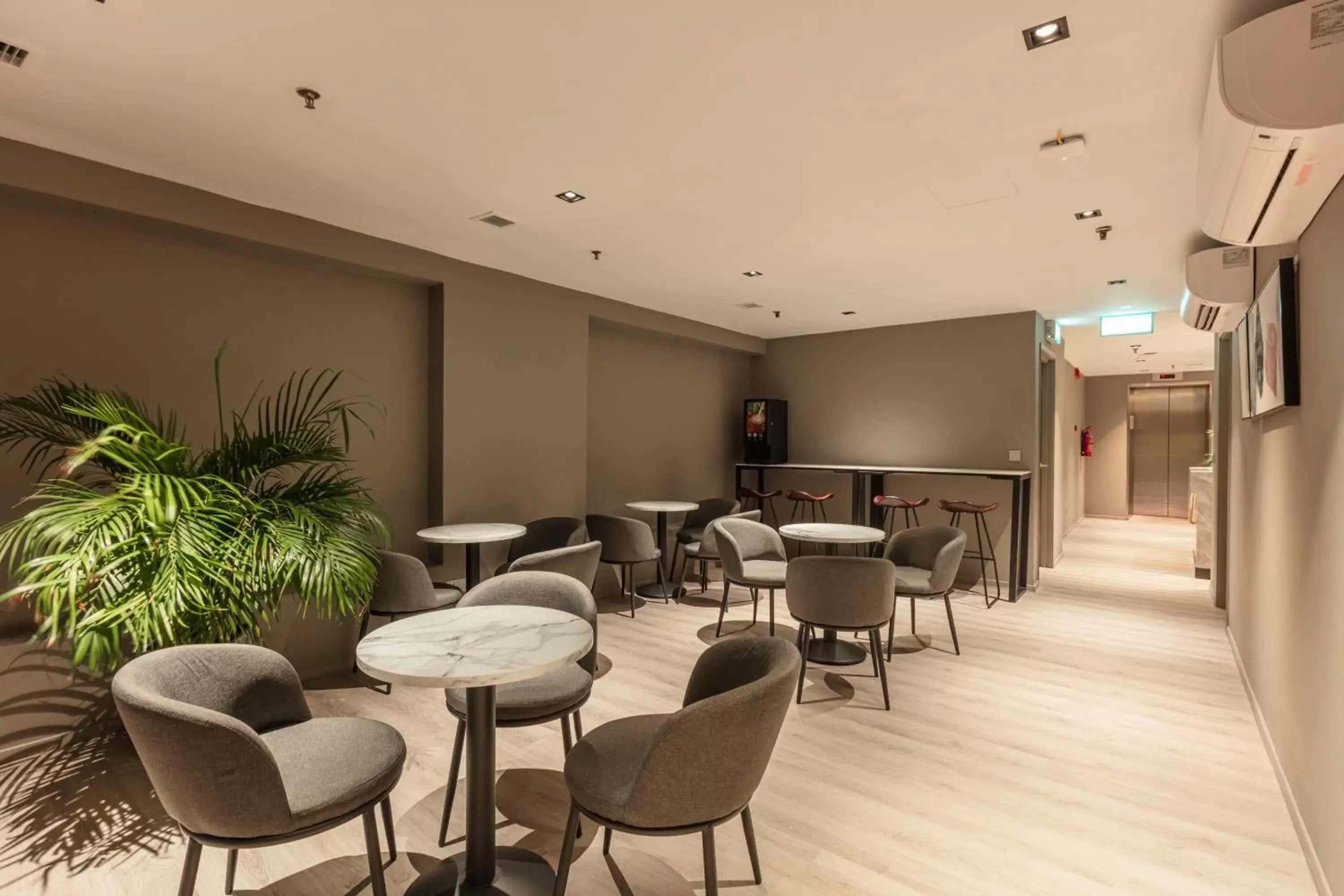 Lobby or reception in Hotel Calmo Bugis Lobby or reception in Hotel Calmo Bugis