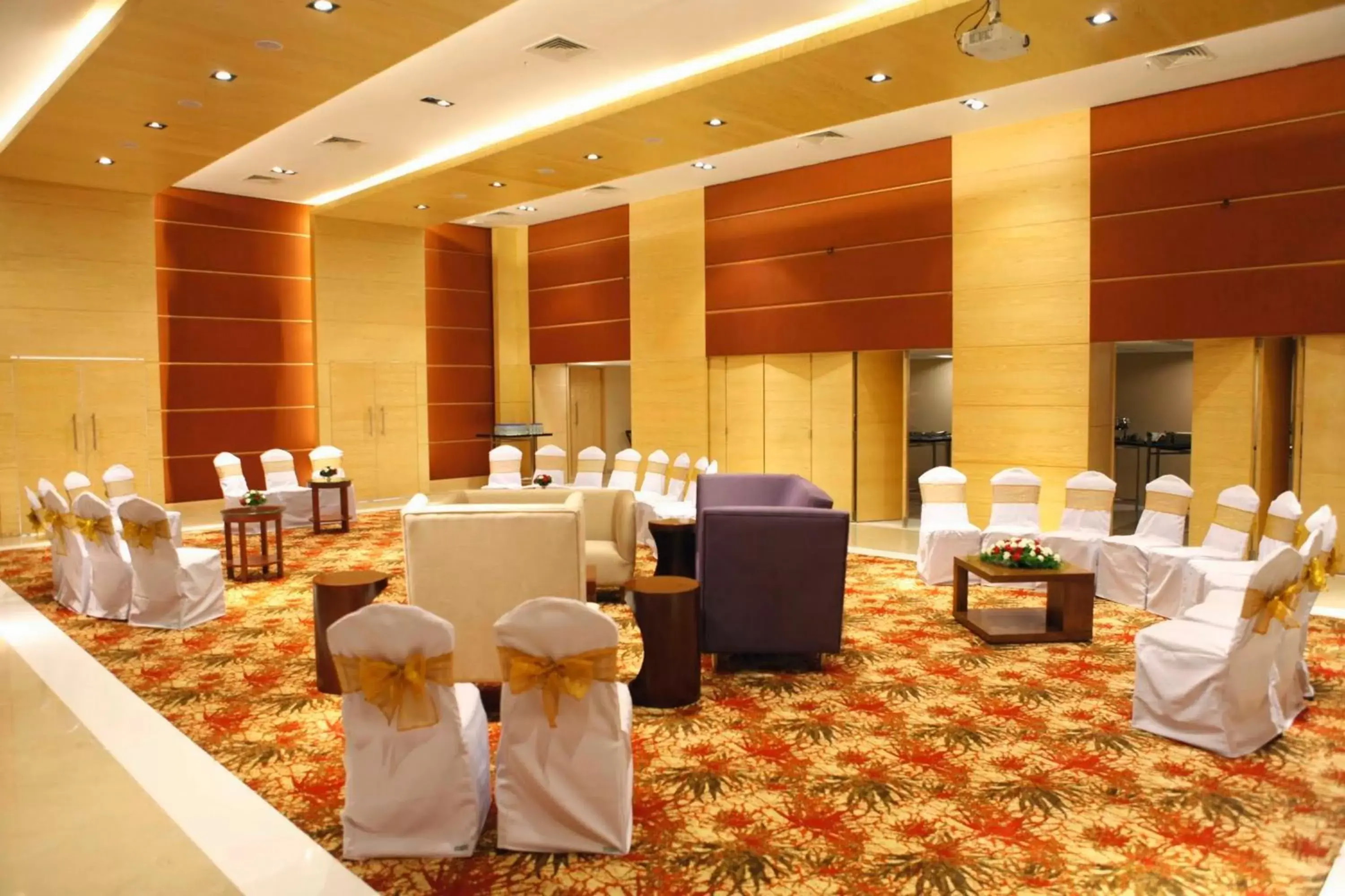 Banquet/Function facilities, Banquet Facilities in Lemon Tree Hotel Shimona Chennai