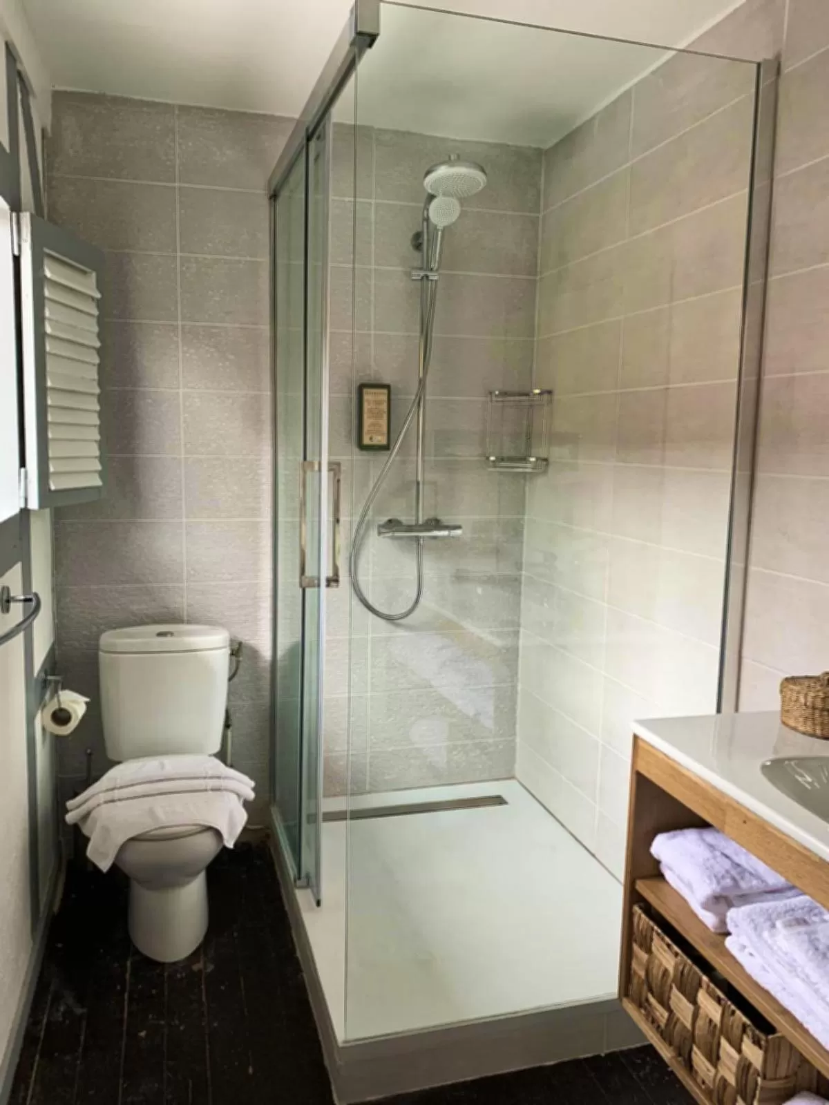 Shower in Eclipse Belle Etoile Appart'hôtel