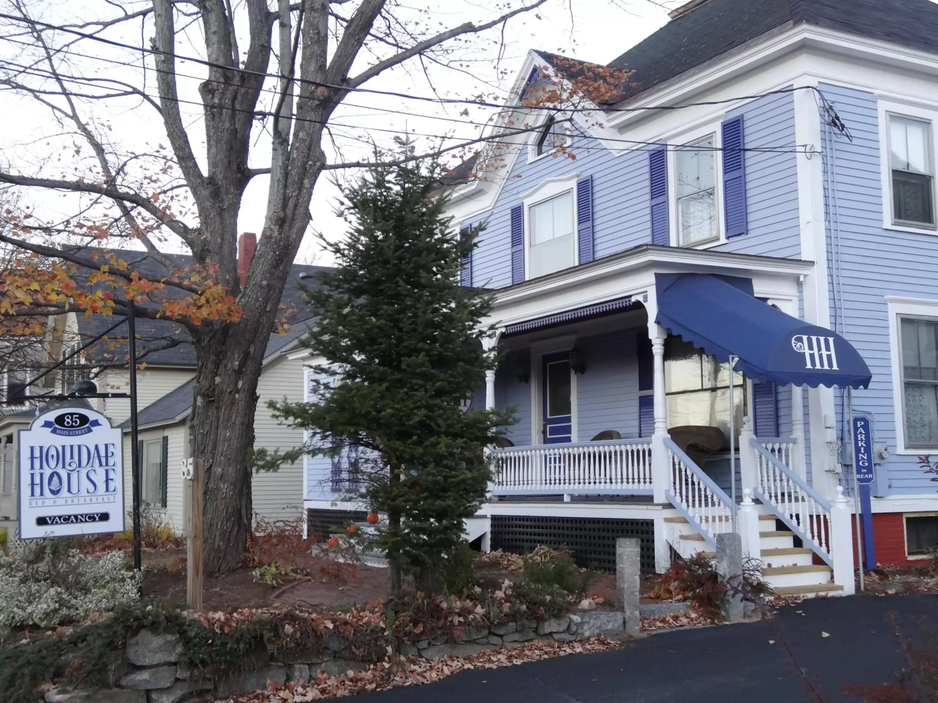 Autumn, Property Building in Holidae House Bed & Breakfast