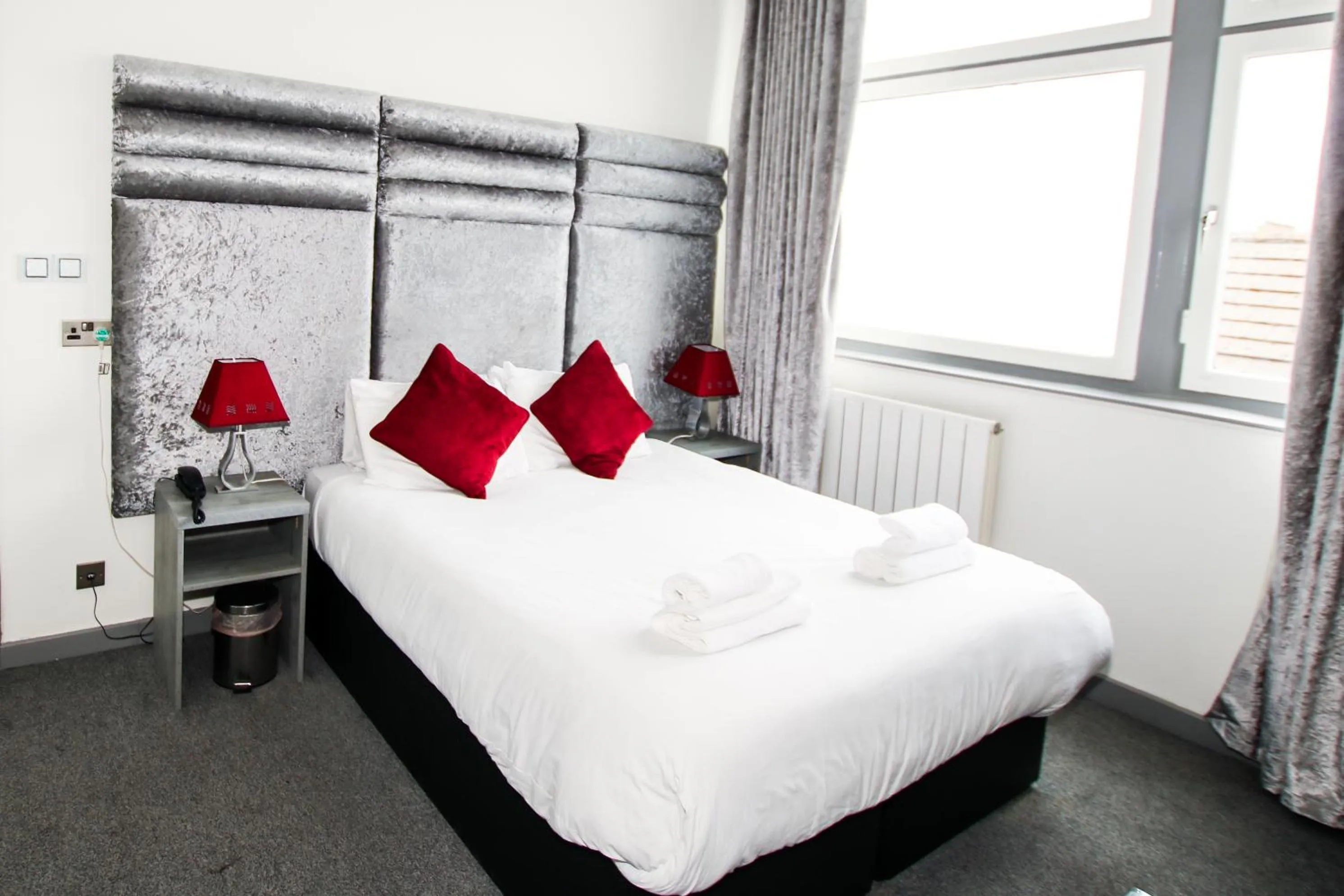 Bed in Brunswick Merchant City Hotel