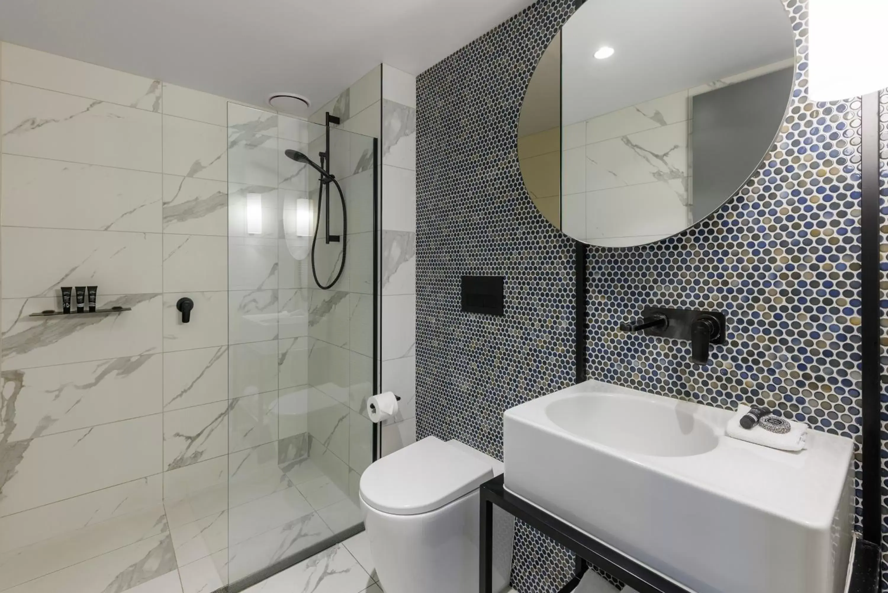 Shower, Bathroom in Brady Hotels Jones Lane
