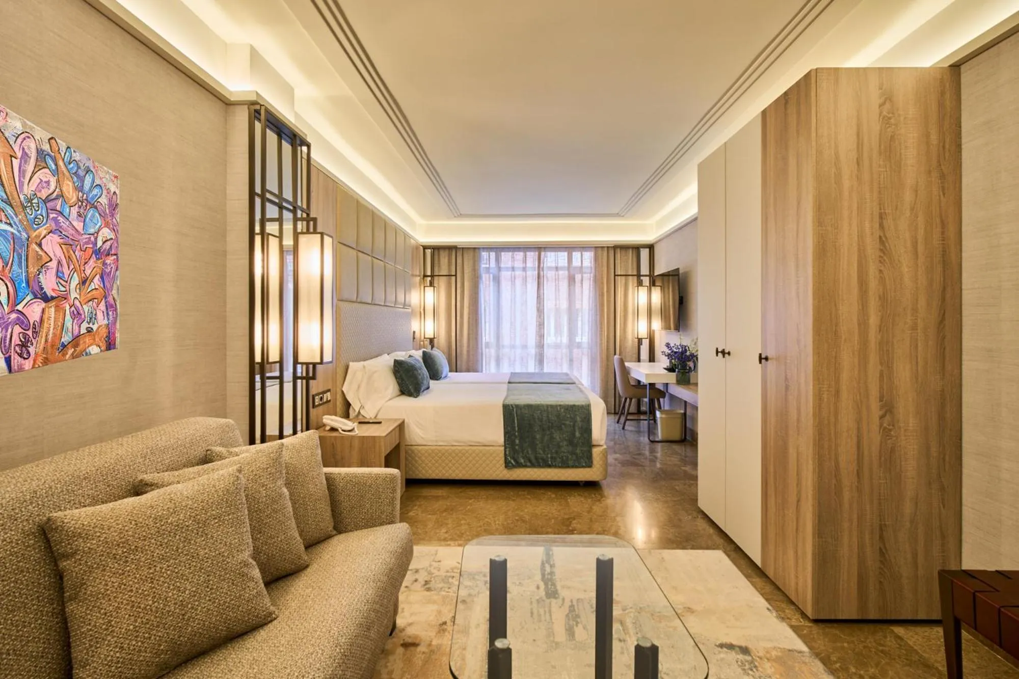 Photo of the whole room in VP Madroño