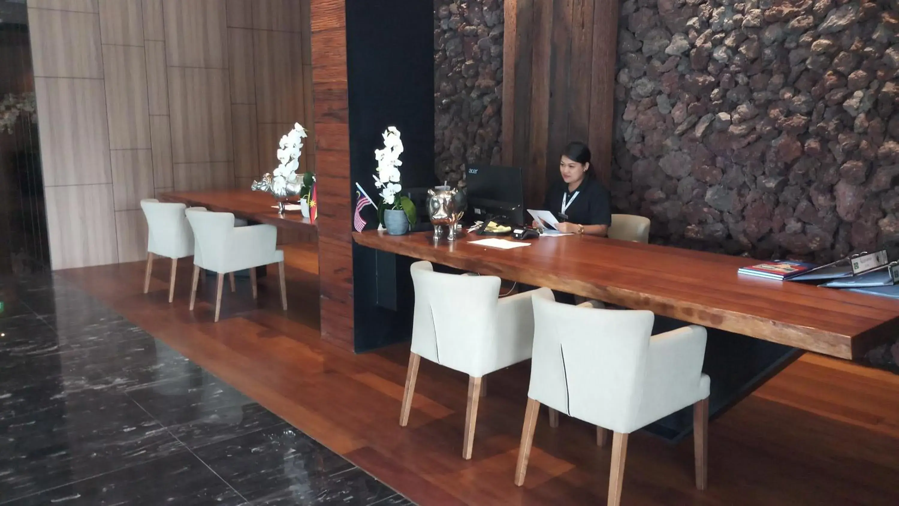 Lobby or reception in Roxy Hotel Padungan