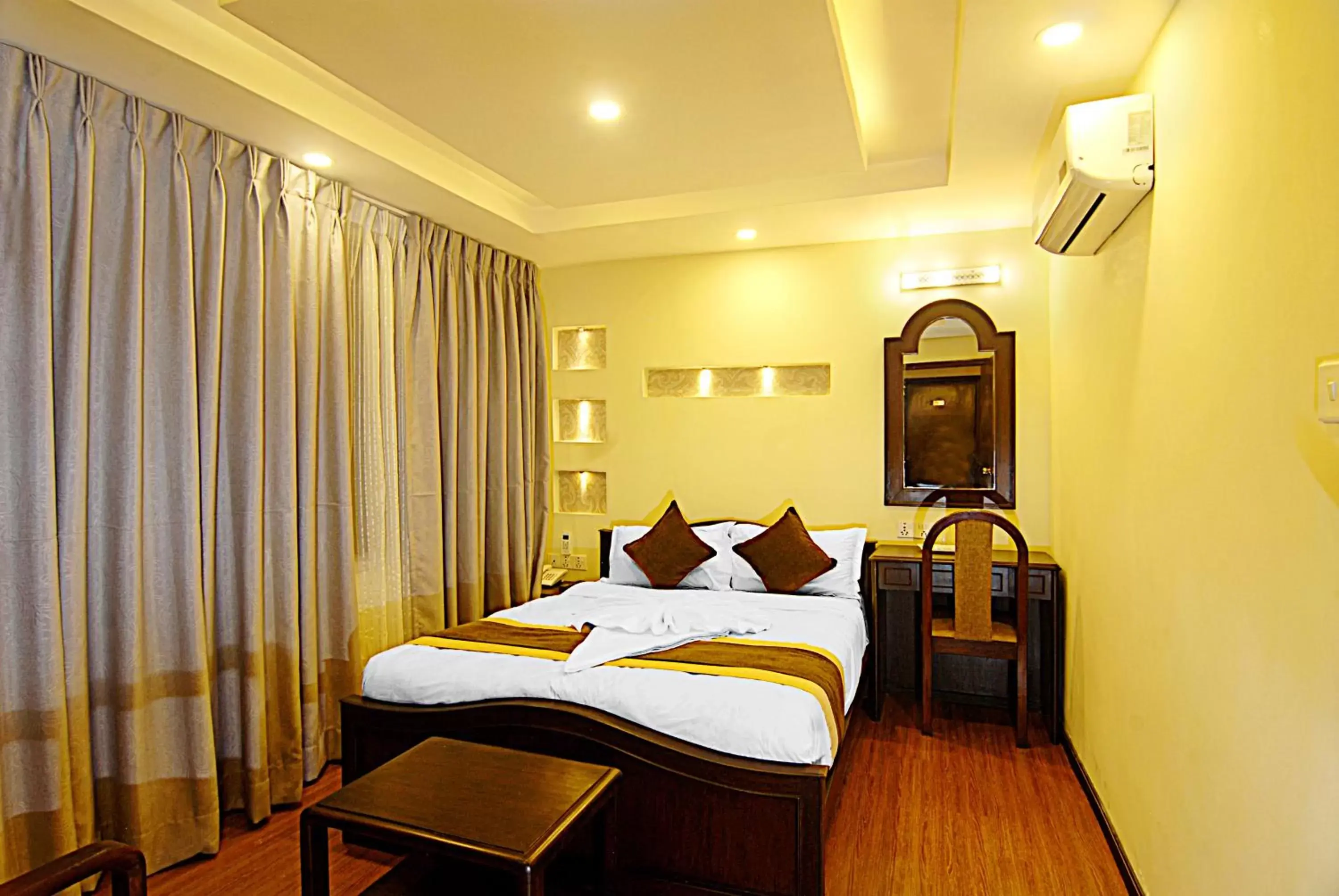 Bedroom, Bed in Kathmandu Grand Hotel