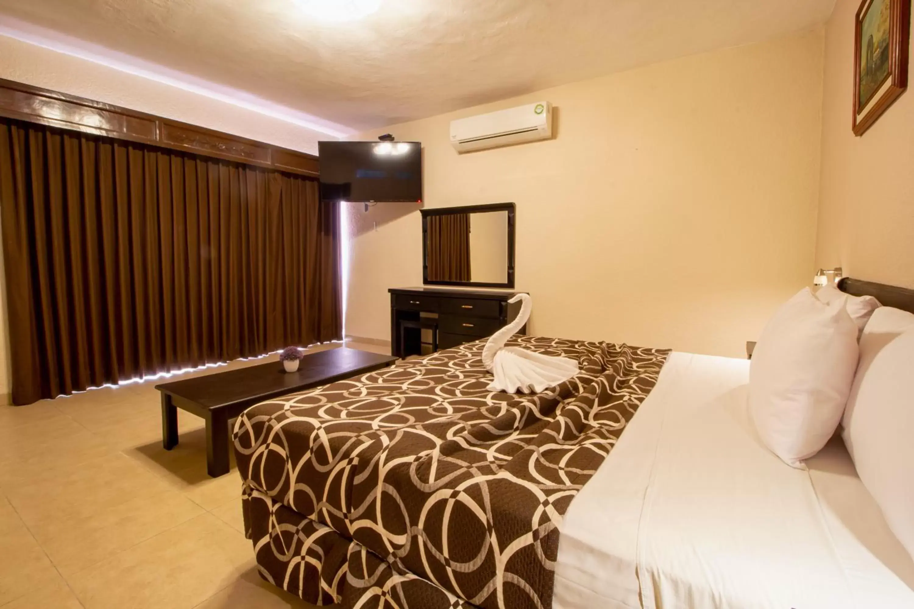 Bed in Hotel Colon Merida