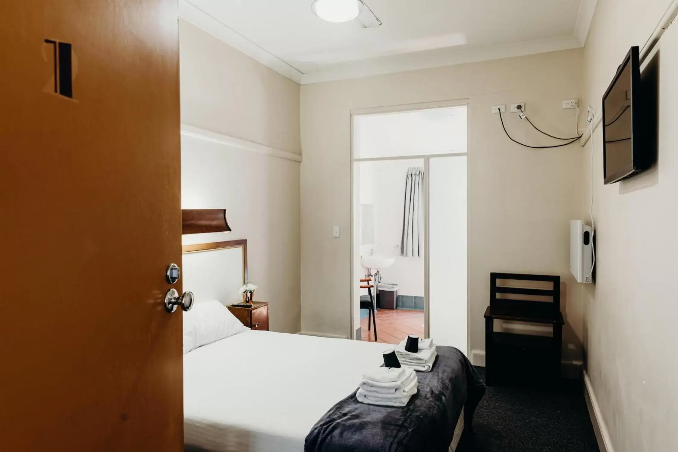 Photo of the whole room, Bed in Port Macquarie Hotel