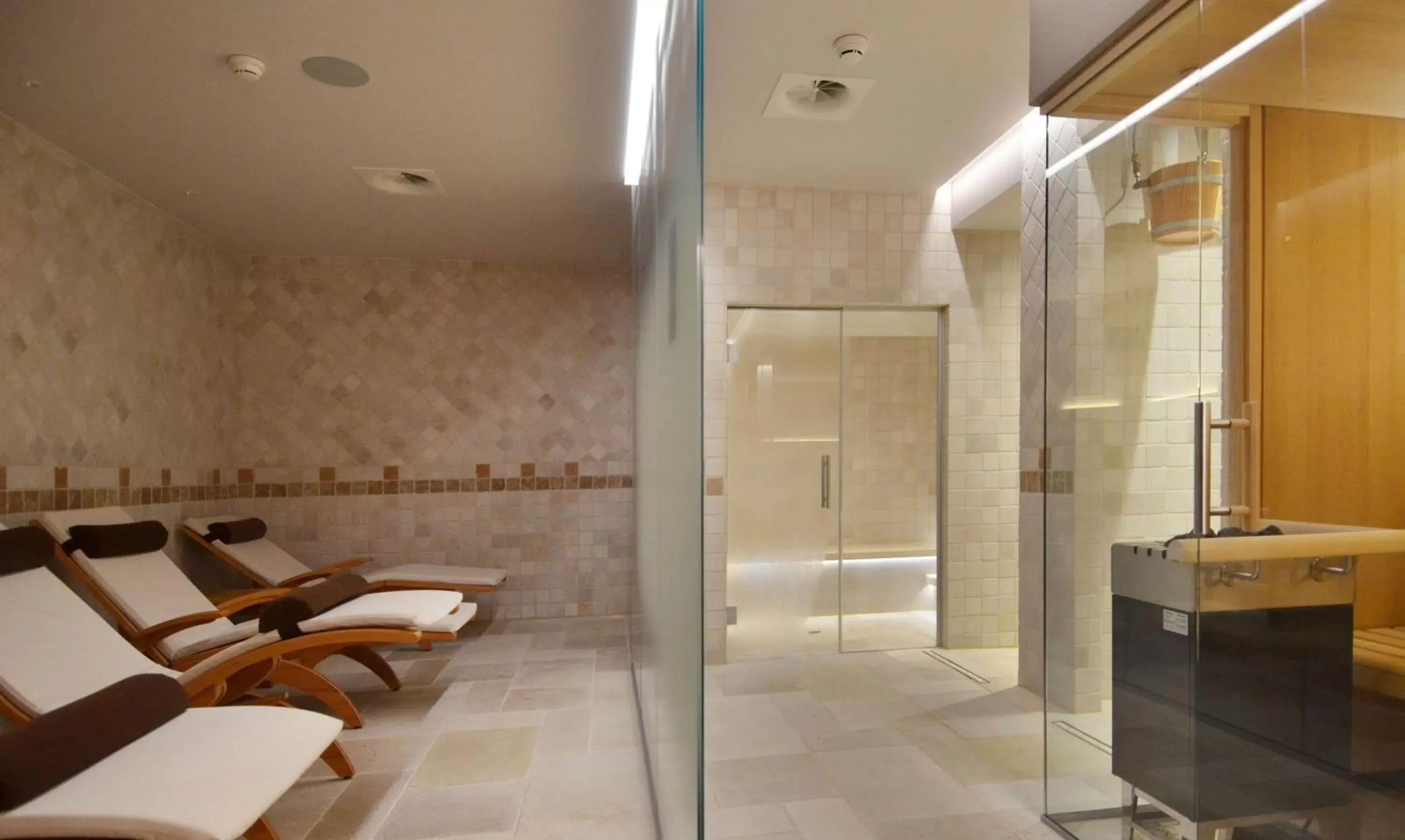 Spa and wellness centre/facilities, Bathroom in Suiten-Hotel Sunstar Brissago