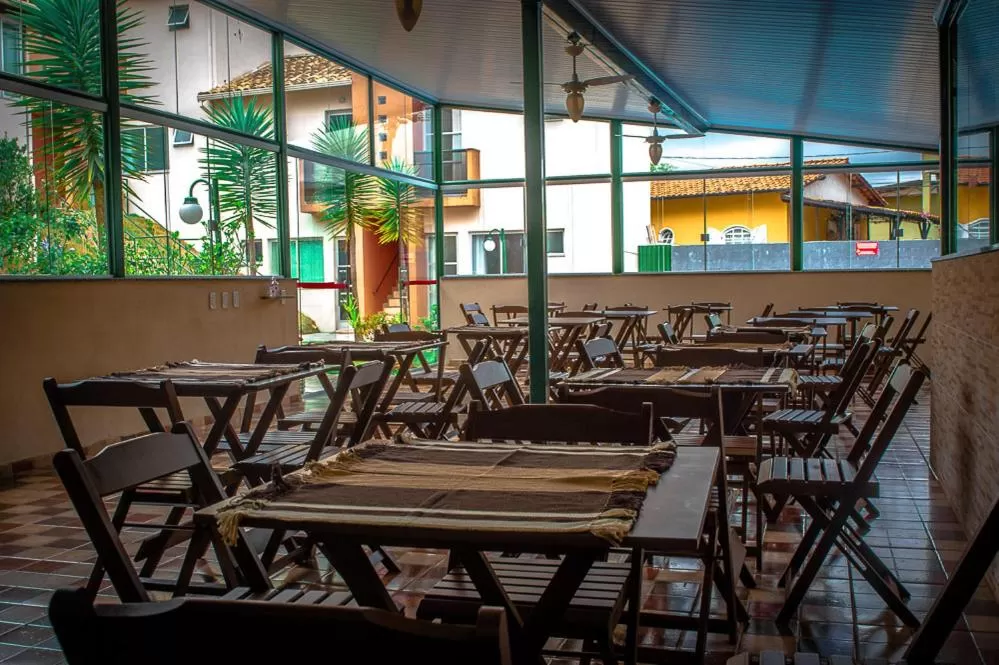 Breakfast, Restaurant/Places to Eat in Pousada Vila Real Flats