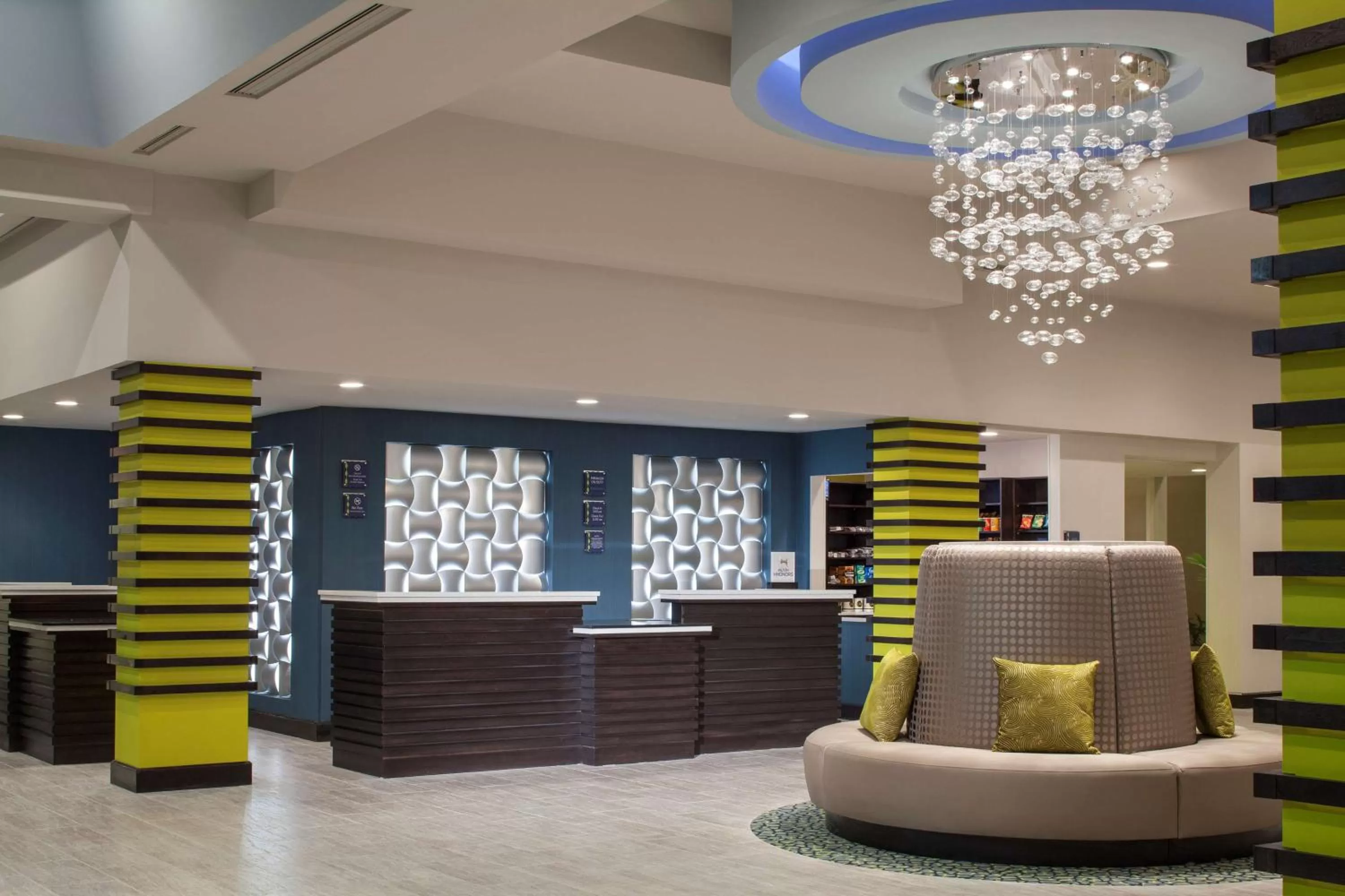 Lobby or reception in DoubleTree by Hilton Hotel Jacksonville Airport