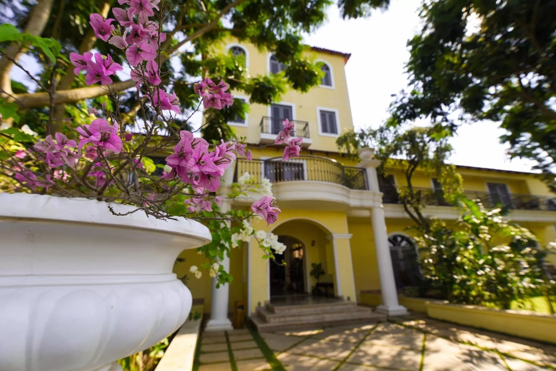 Facade/entrance in The Source At Sula