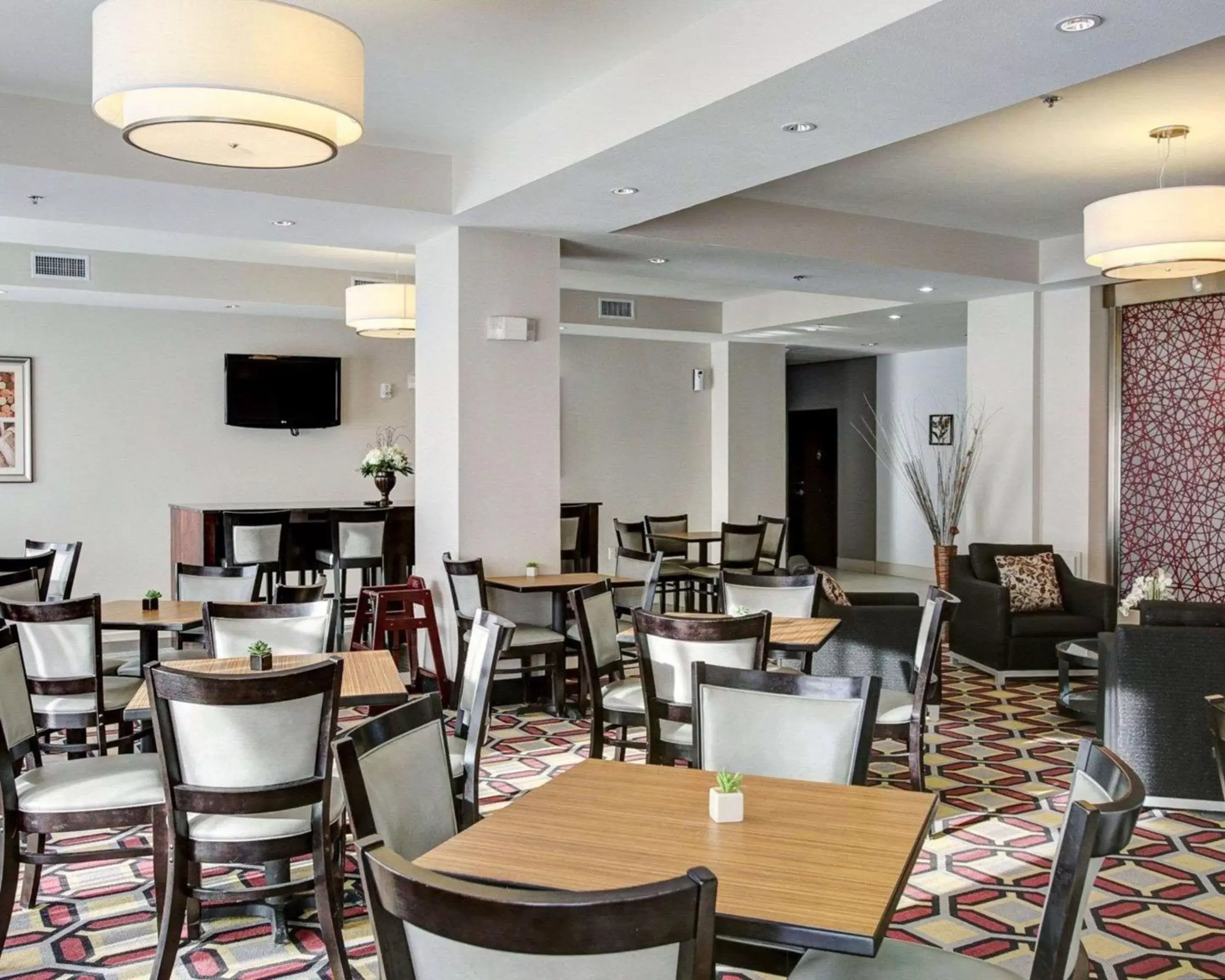 Restaurant/Places to Eat in Quality Inn & Suites Bryan