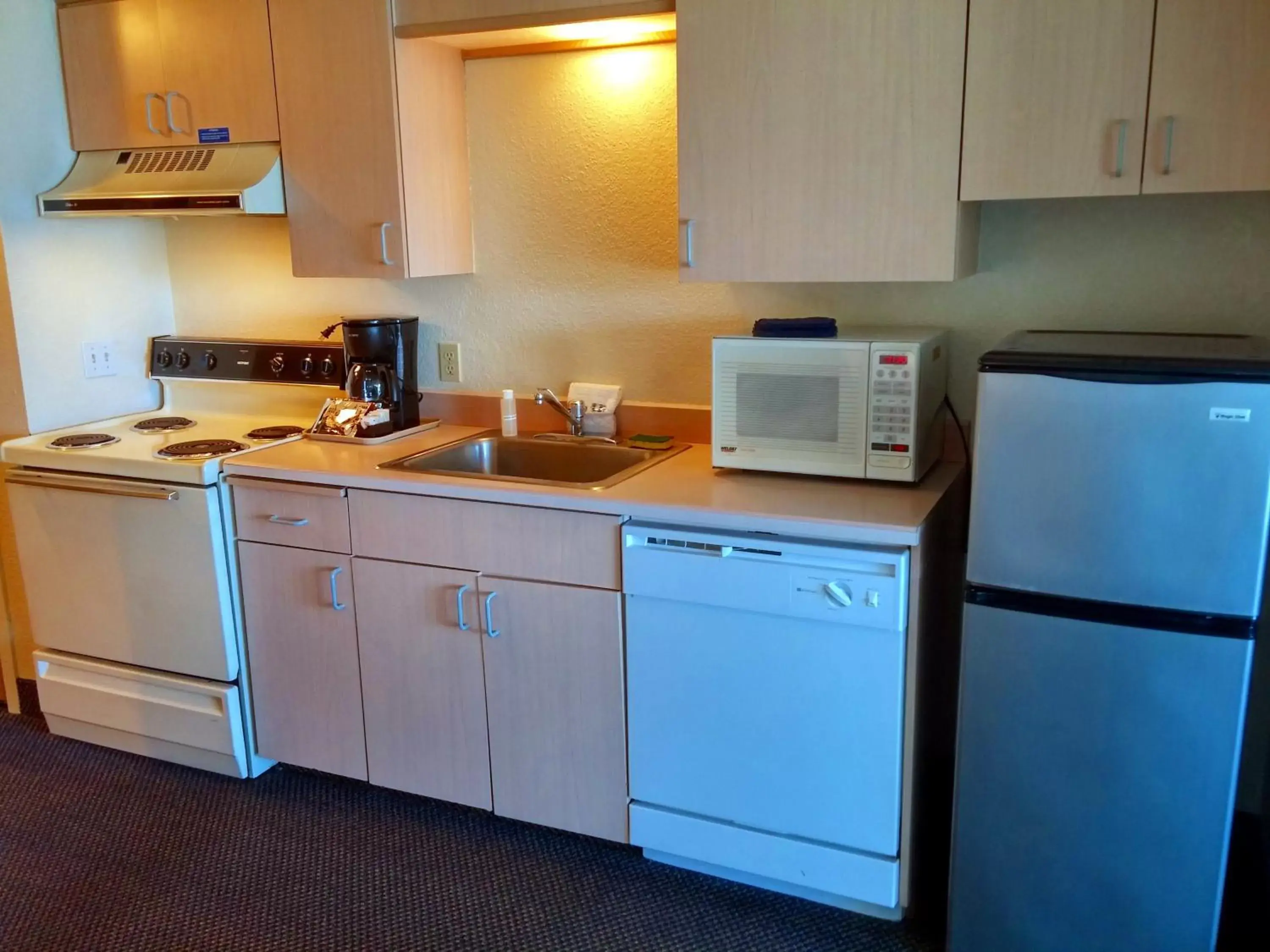 Suite - Non-Pet in Surfside Resort Suite - Non-Pet in Surfside Resort