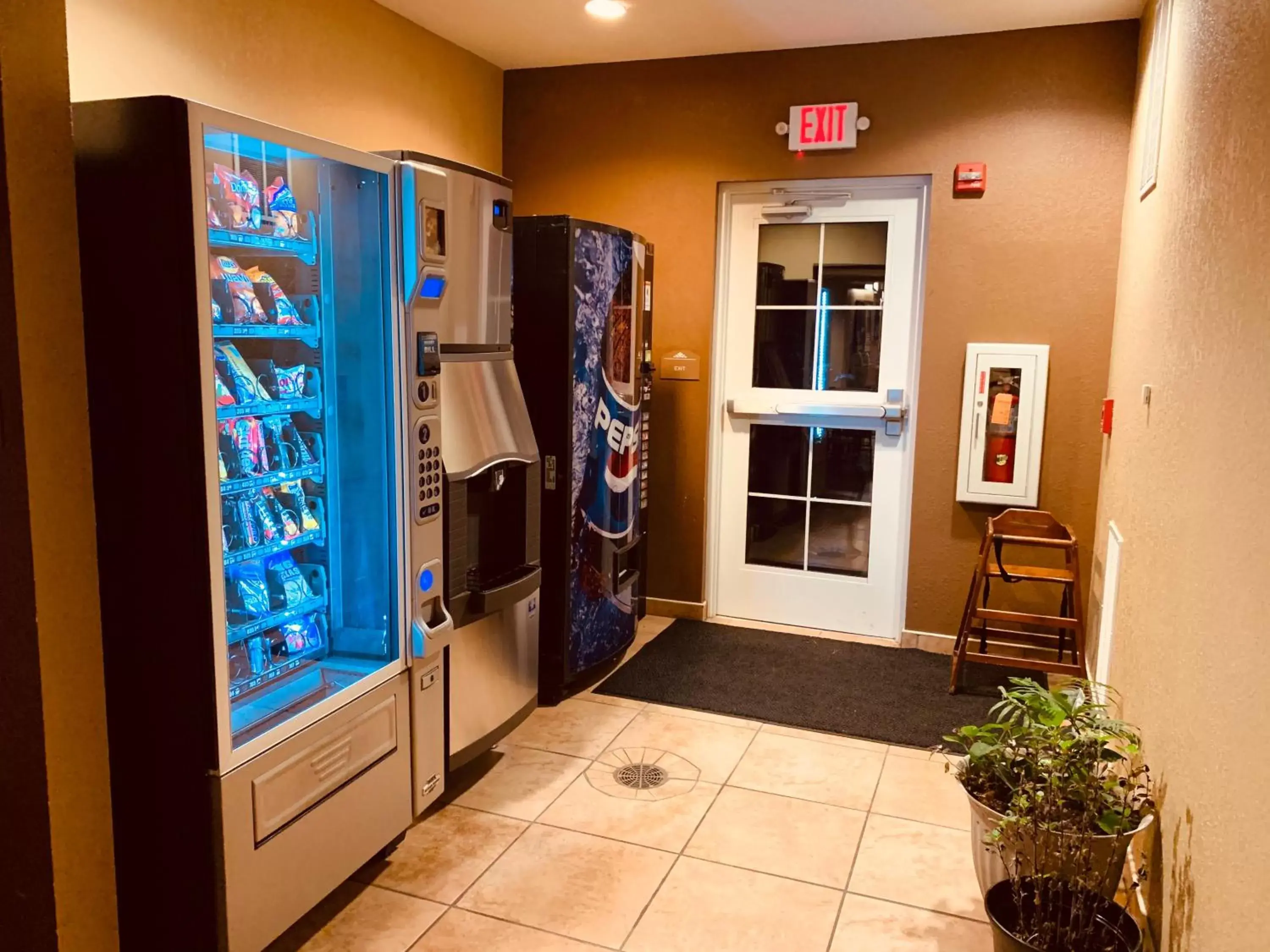 vending machine, Supermarket/Shops in Microtel Inn & Suites-Sayre, PA