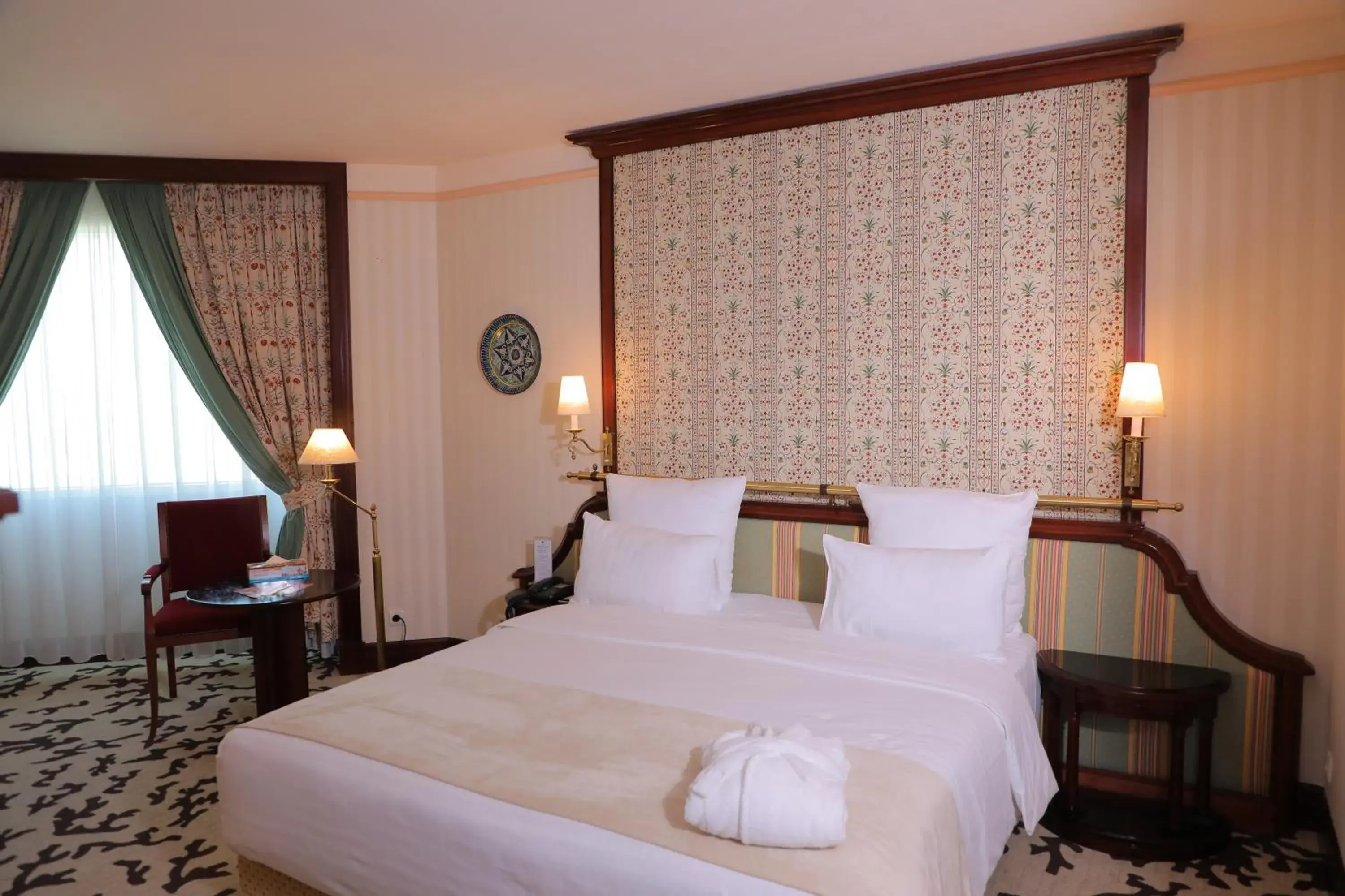Photo of the whole room, Bed in City Palace Hotel