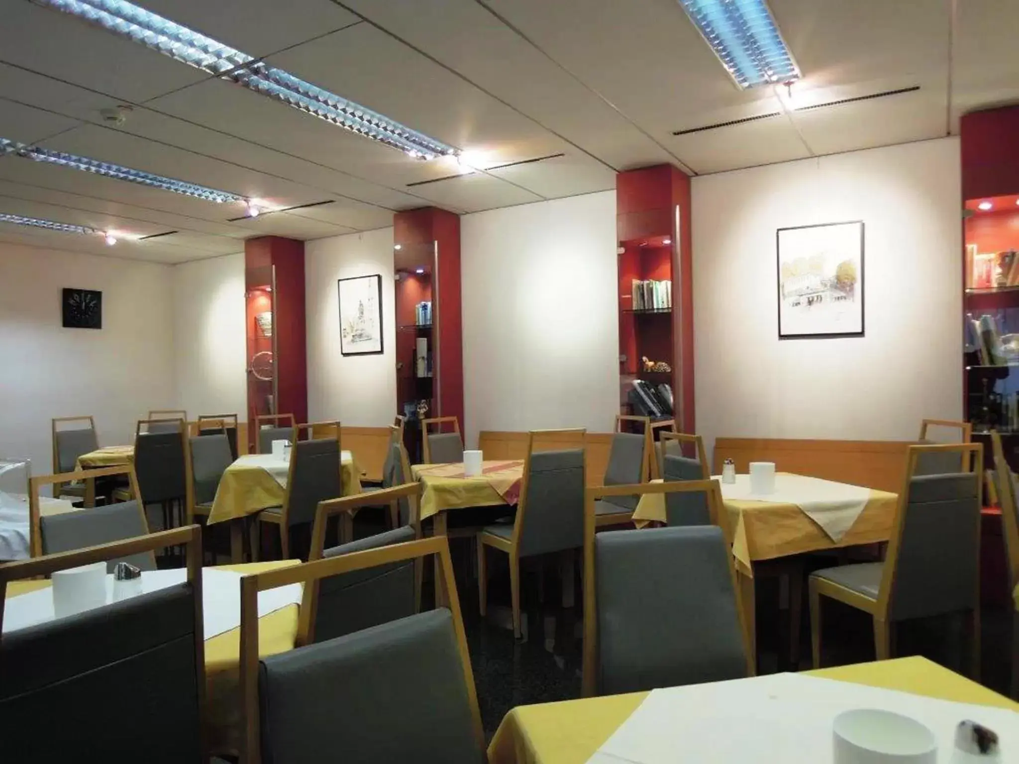 Restaurant/places to eat in Hotel Korotan Restaurant/places to eat in Hotel Korotan