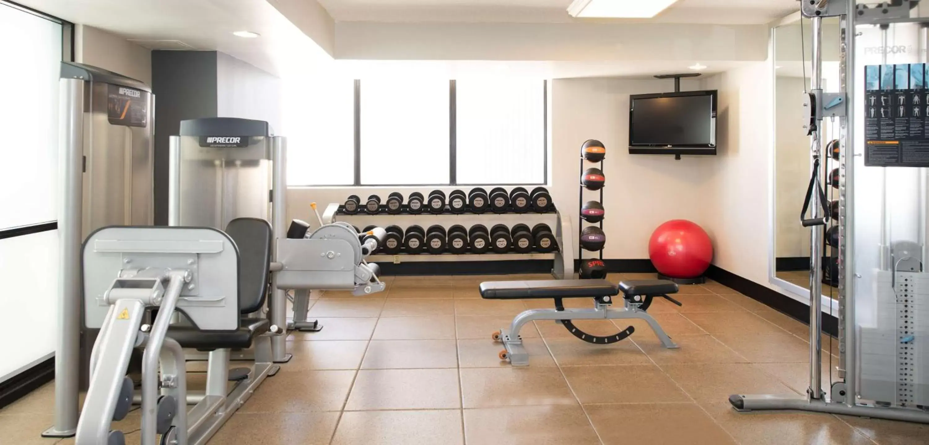 Fitness centre/facilities, Fitness Center/Facilities in Hilton Arlington National Landing