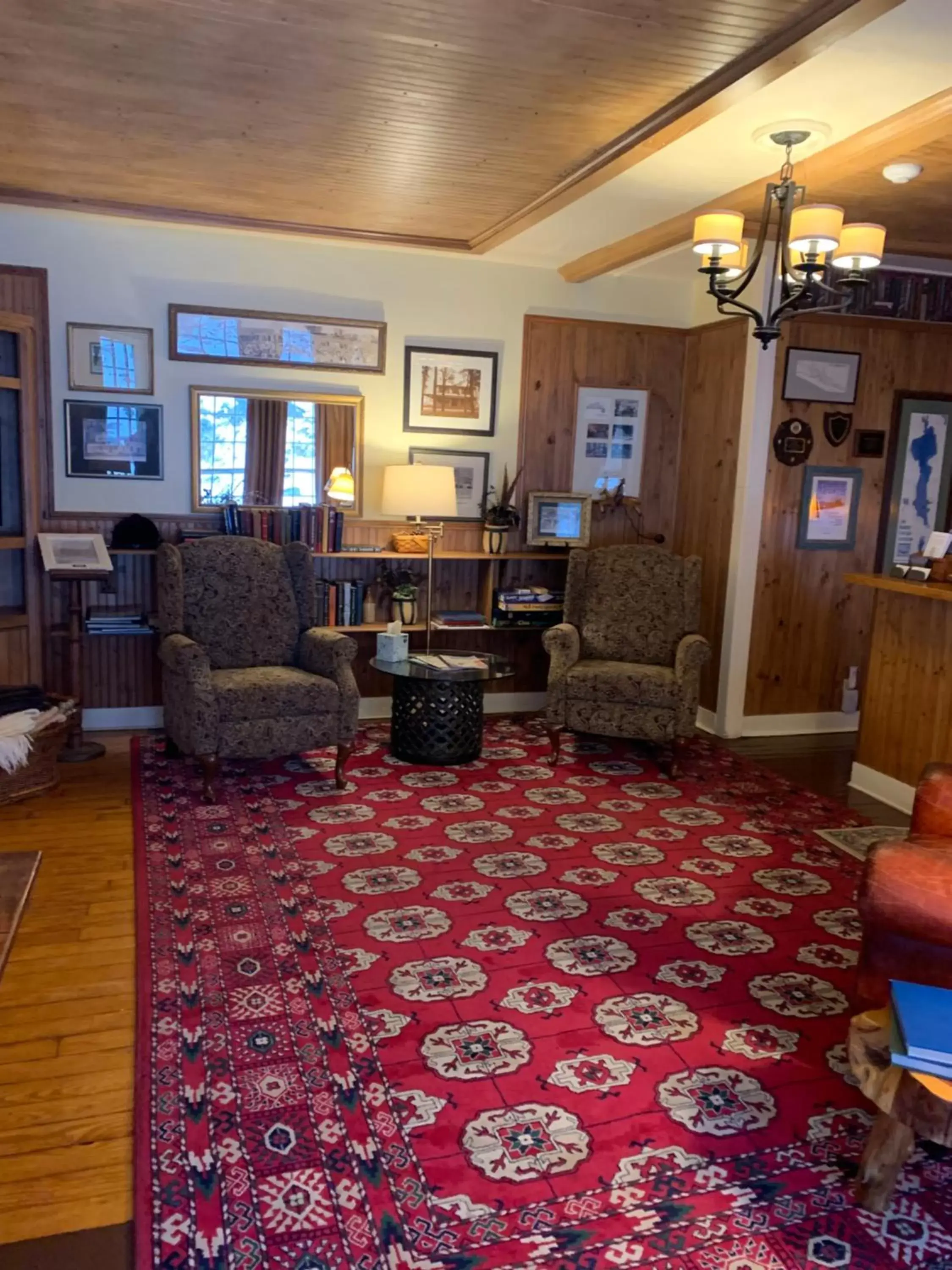 Communal lounge/ TV room, Lobby/Reception in Waybury Inn