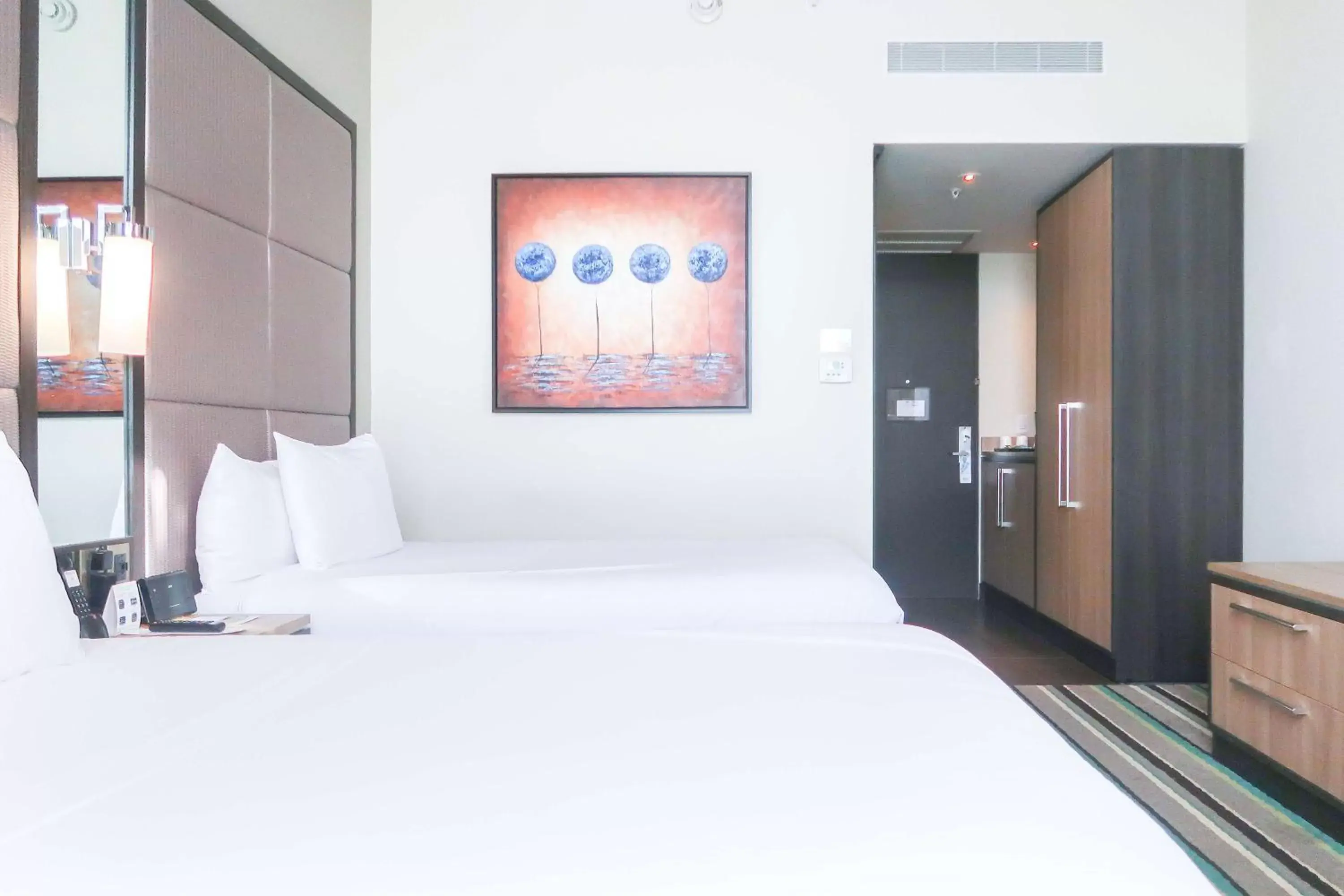 Photo of the whole room, Bed in Hilton Garden Inn San Jose La Sabana, Costa Rica