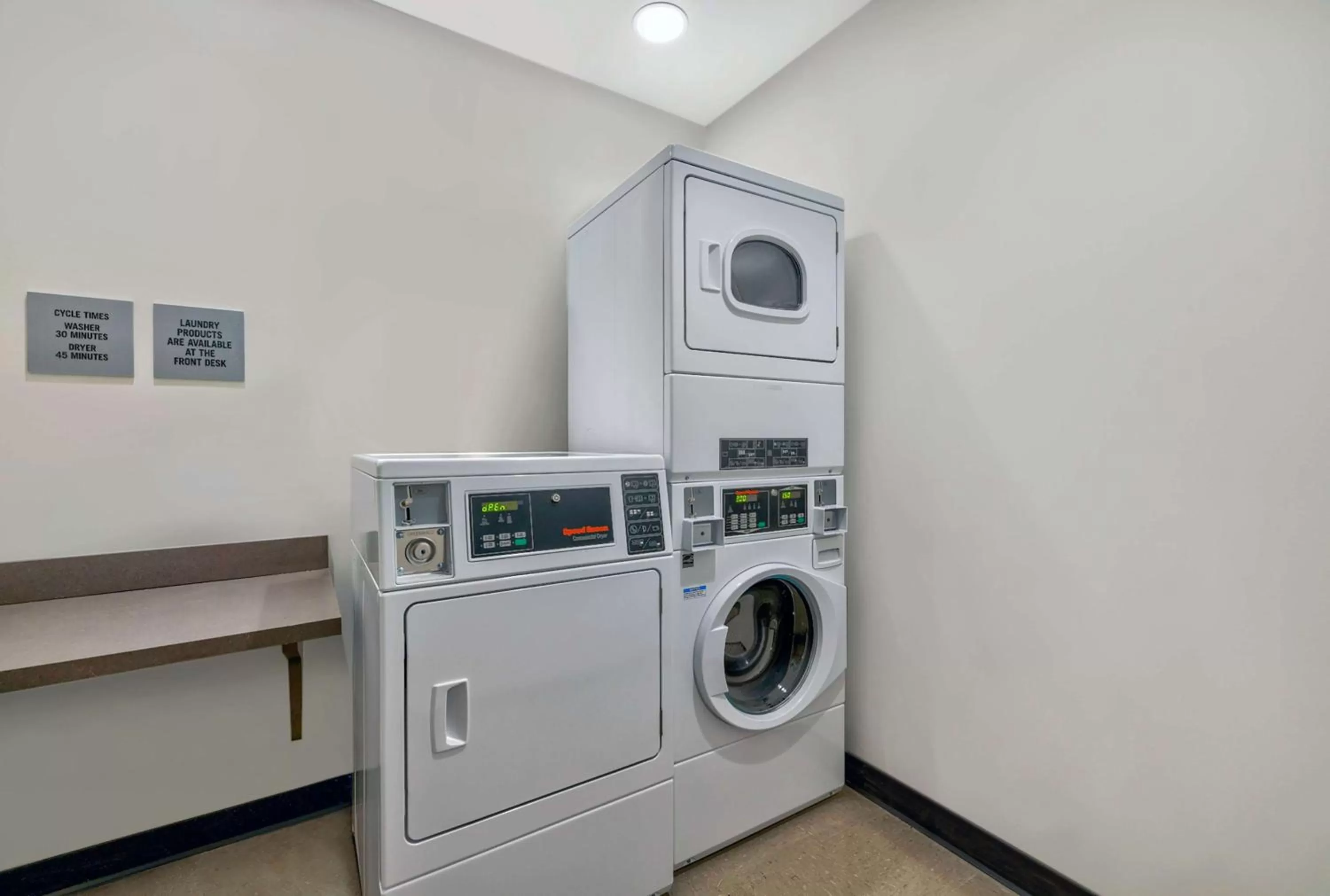 Property building in Home2 Suites by Hilton Minneapolis Downtown