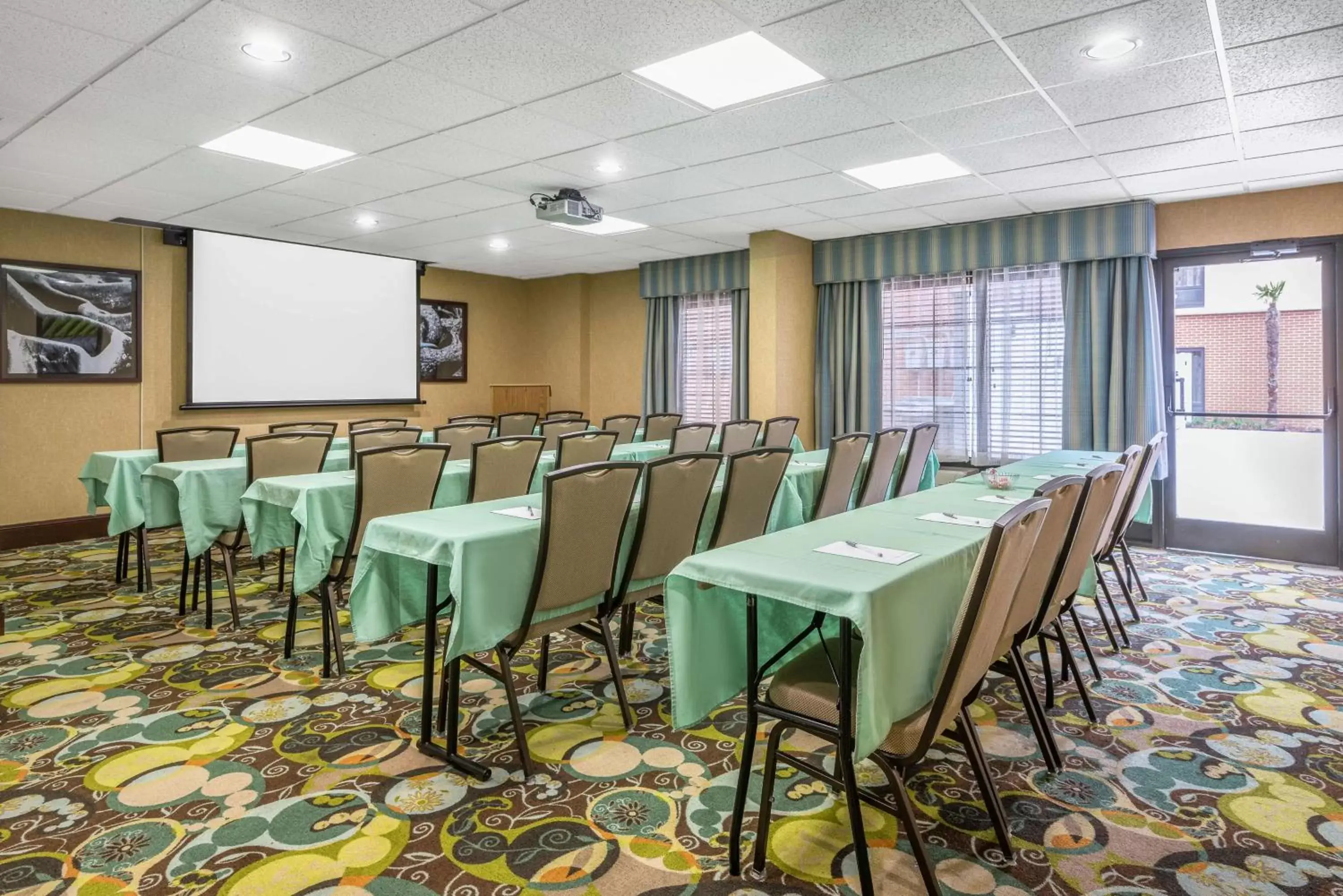 Meeting/conference room in Hampton Inn & Suites Florence Center