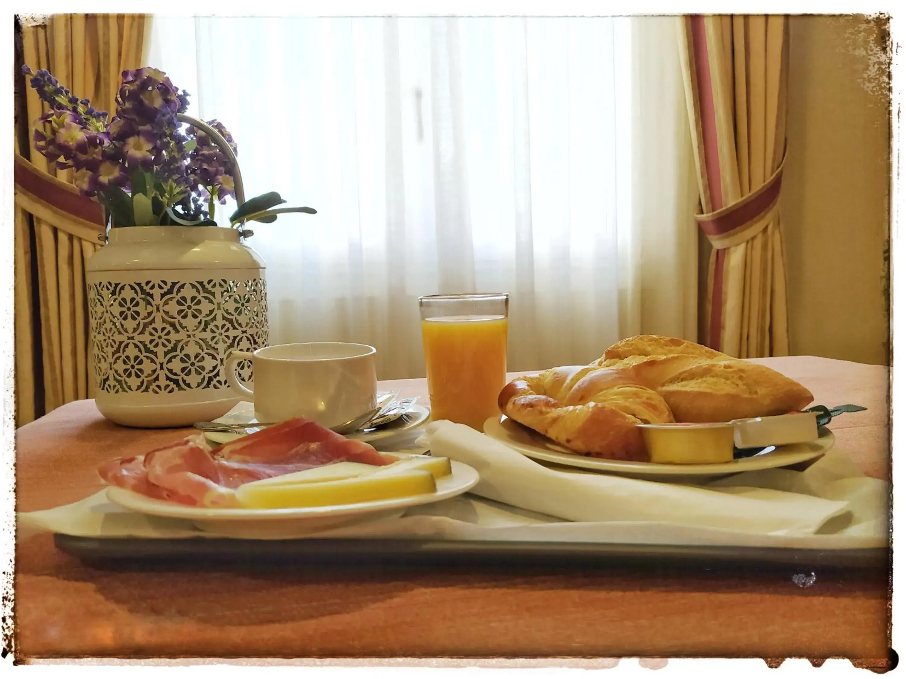 Breakfast in Hotel Spa La Hacienda De Don Juan