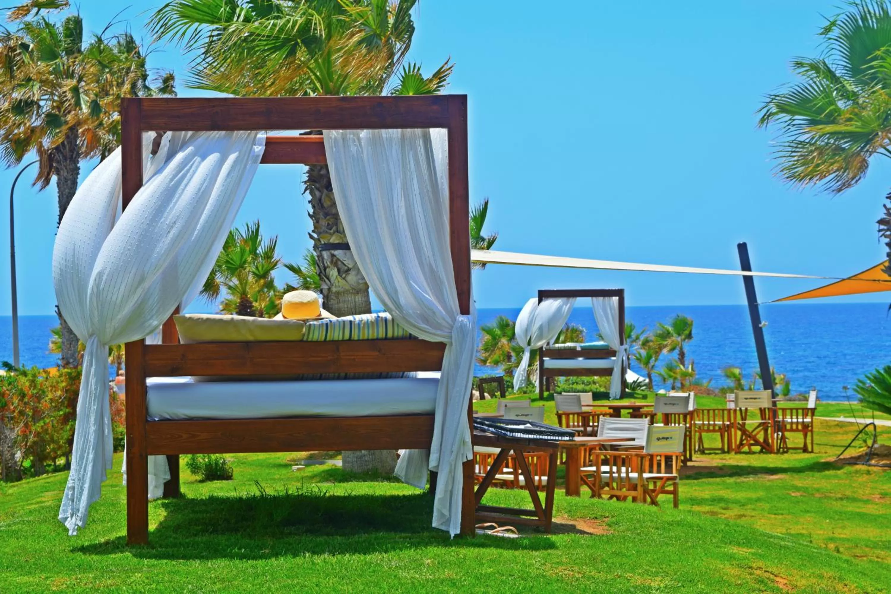 Garden in Amphora Hotel & Suites