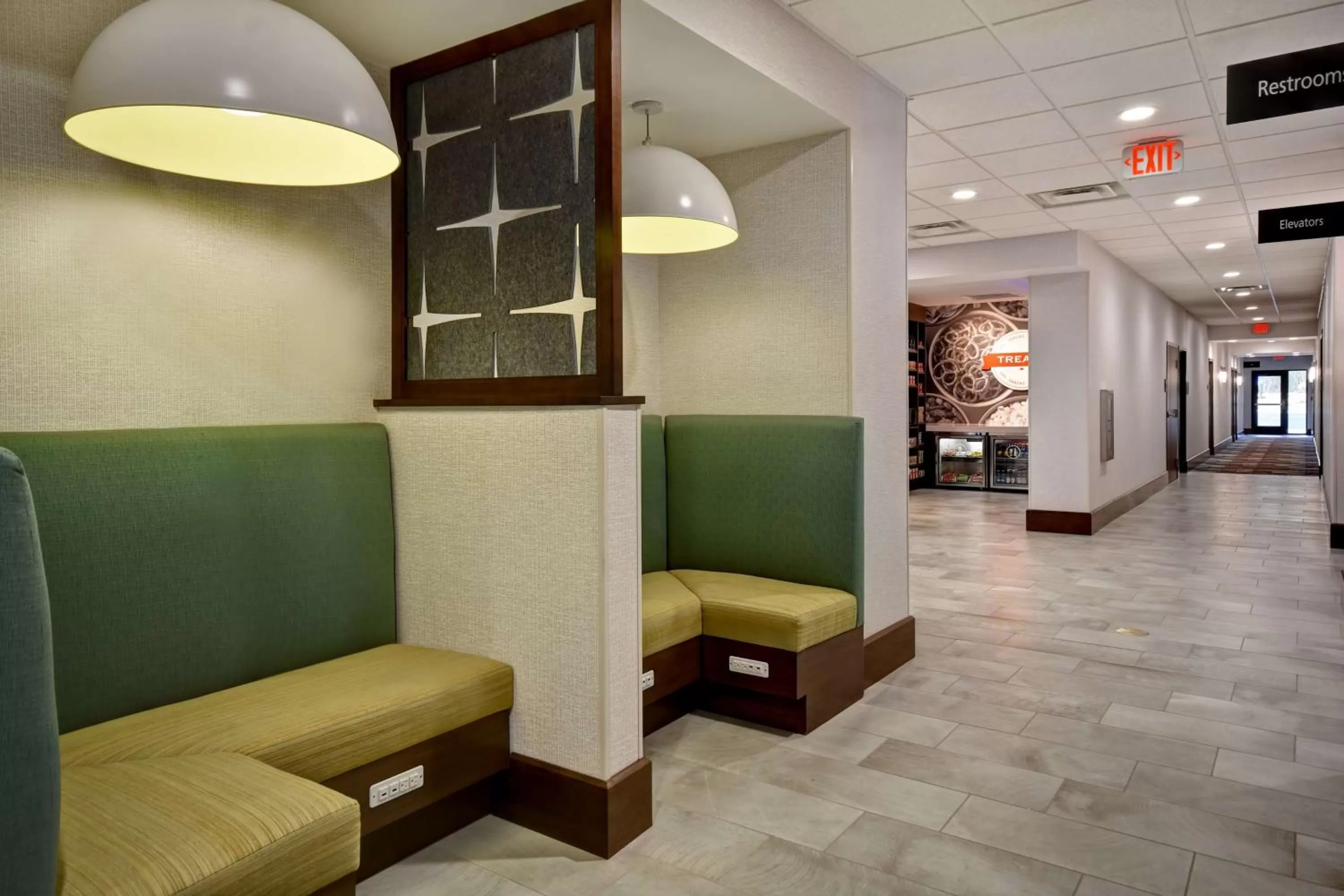 Property building in Hampton Inn Pleasant View