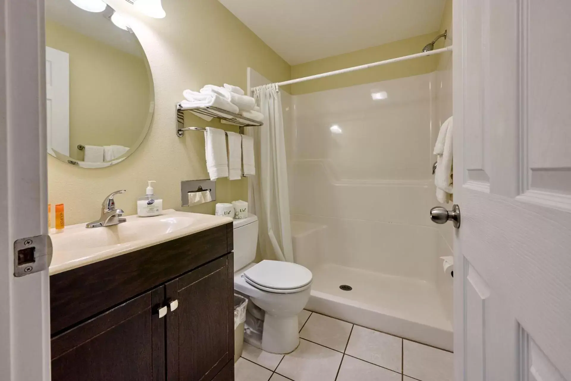 Shower, Bathroom in D Sands Rentals