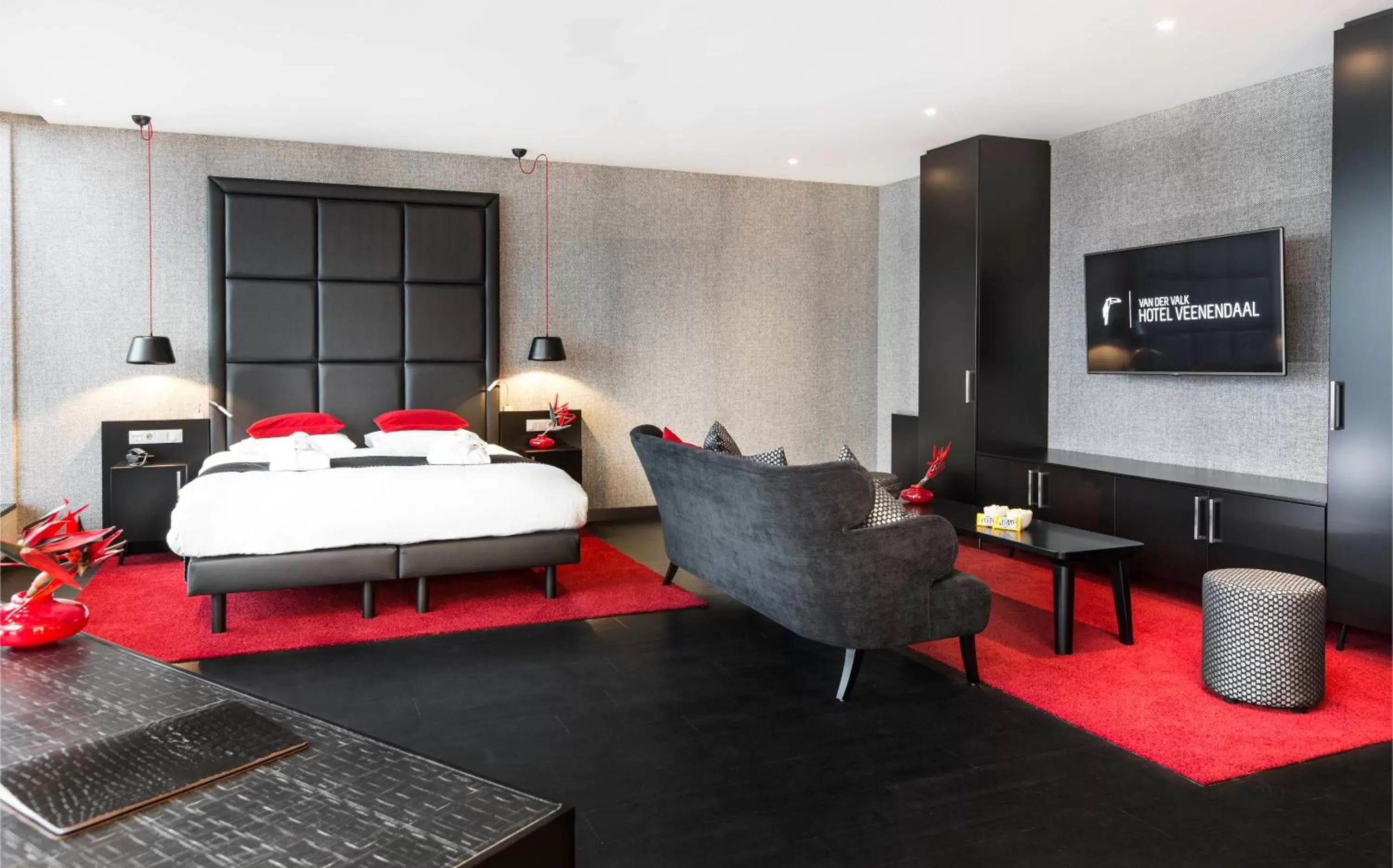 Bedroom, Bed in Van der Valk hotel Veenendaal