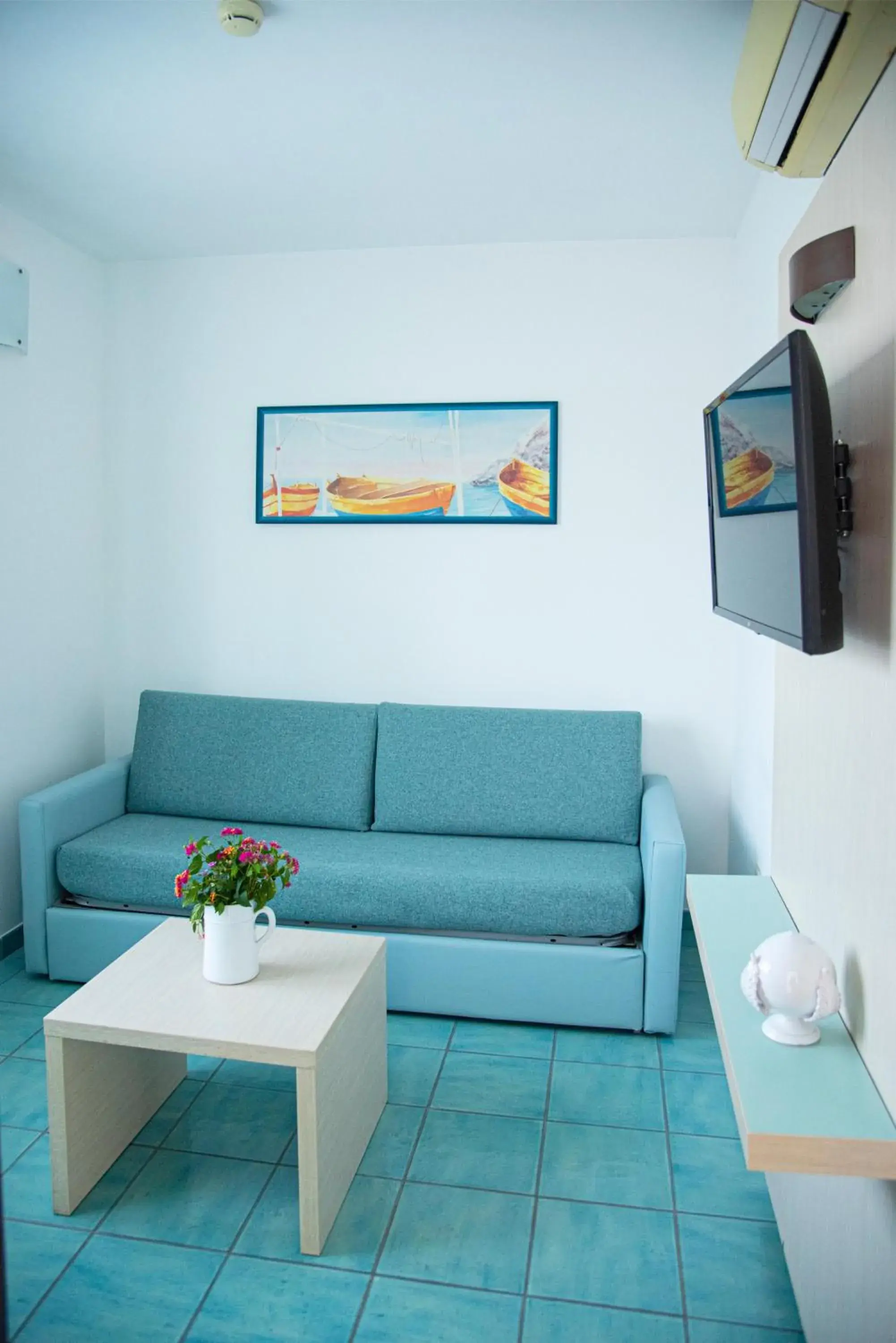 TV and multimedia, Seating Area in Pietrablu Resort & Spa - CDSHotels