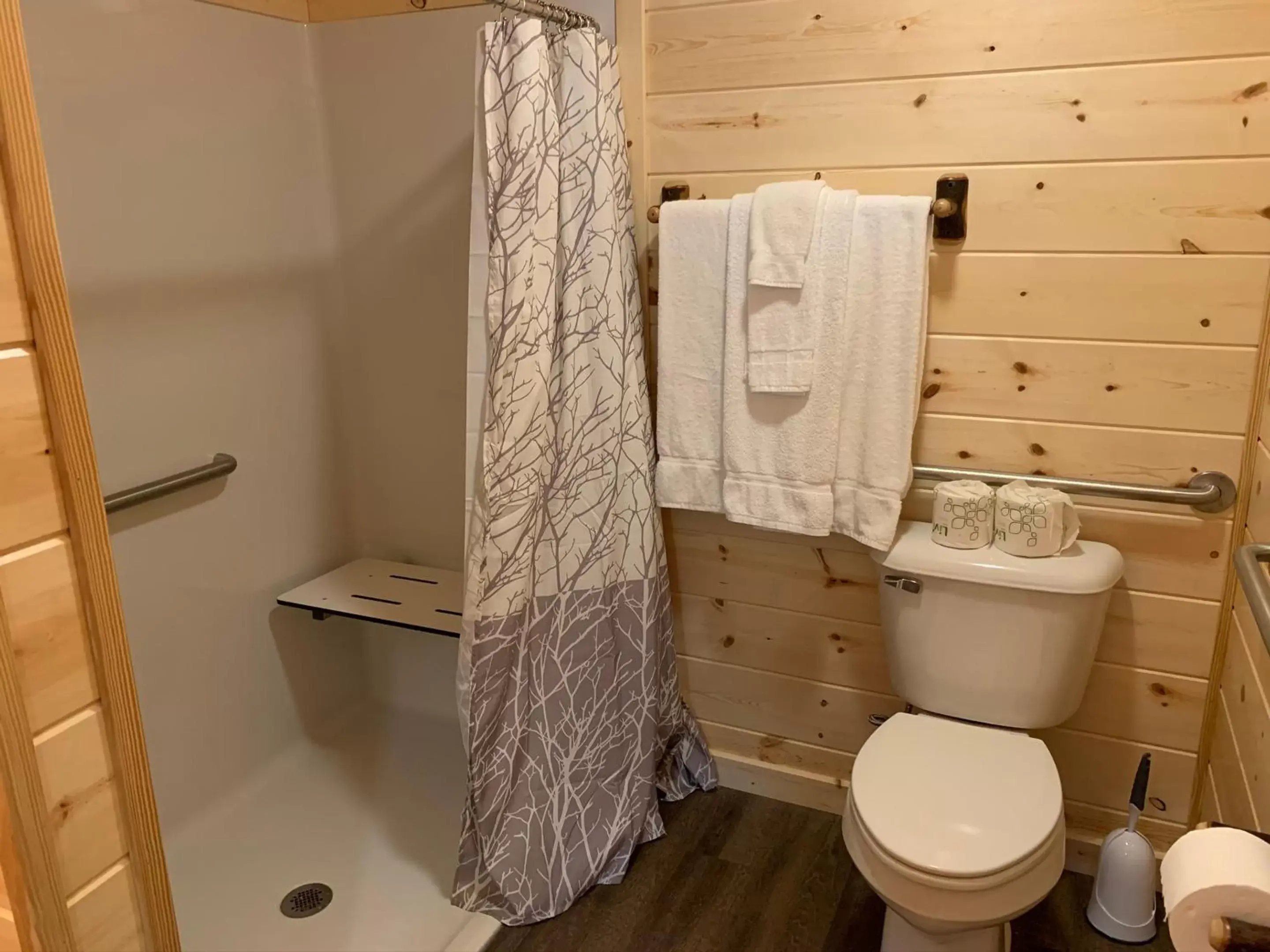 Bathroom in Waterview Lodge by Amish Country Lodging