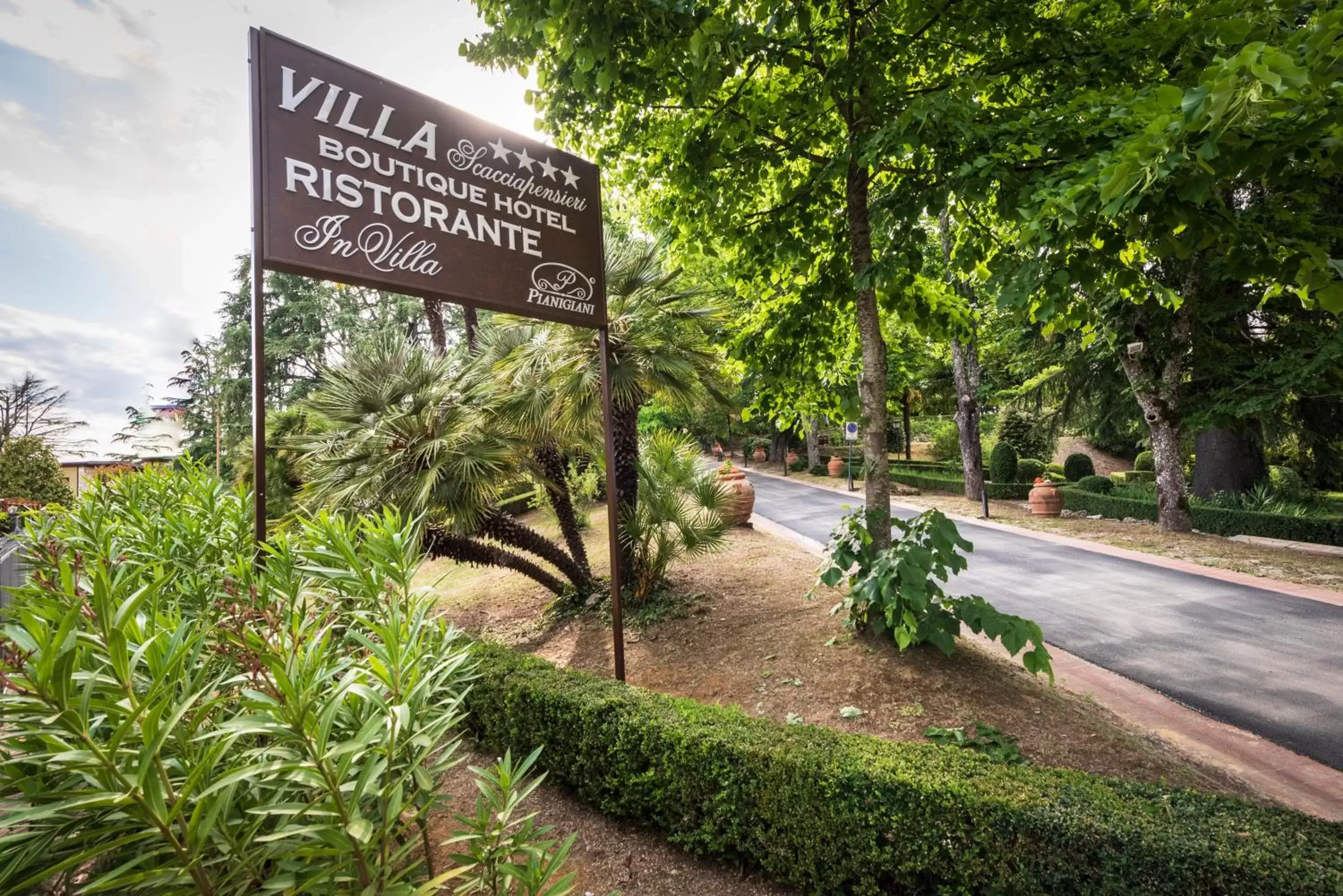 Facade/entrance in Villa Scacciapensieri Boutique Hotel