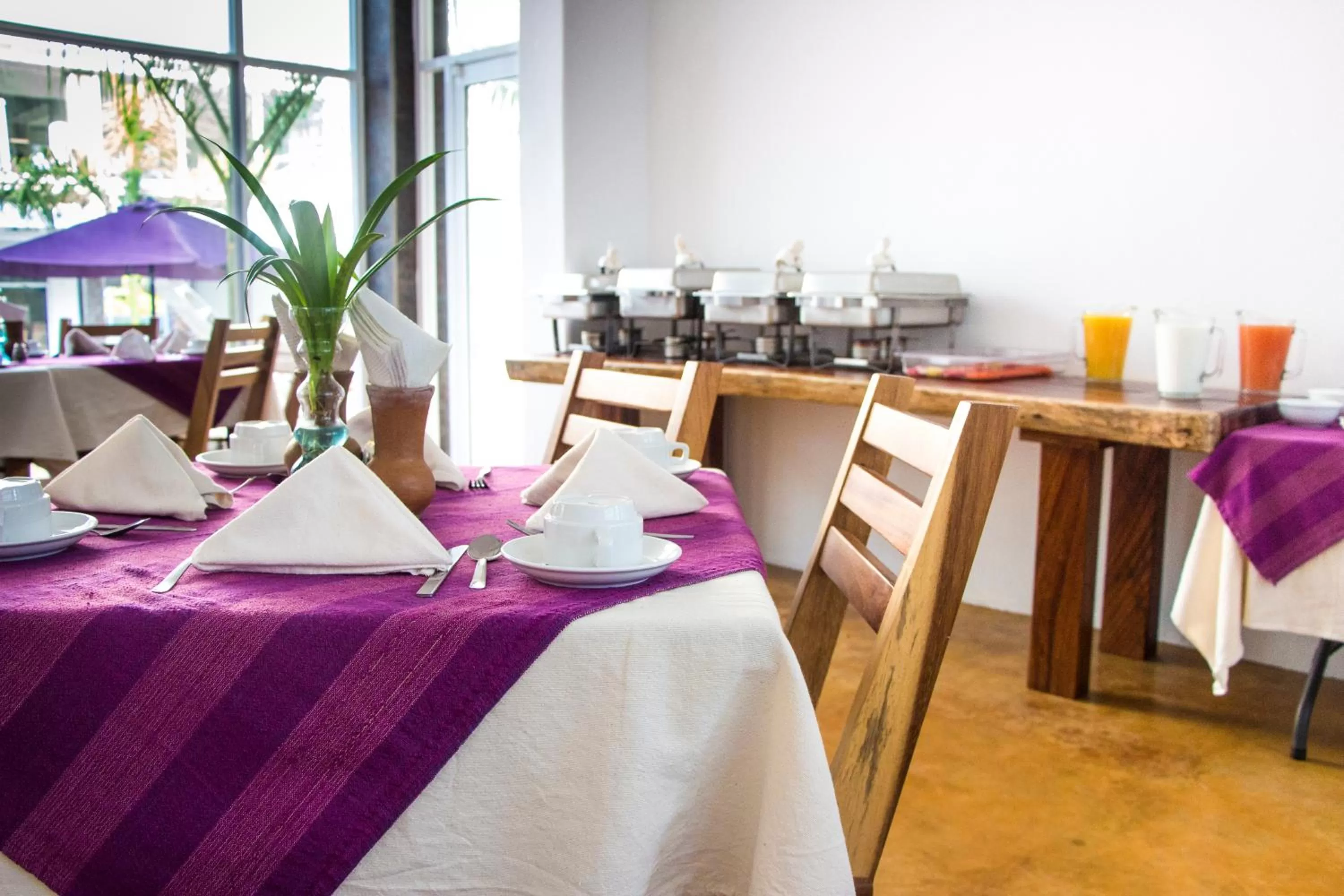 Restaurant/places to eat in Hotel Rockaway