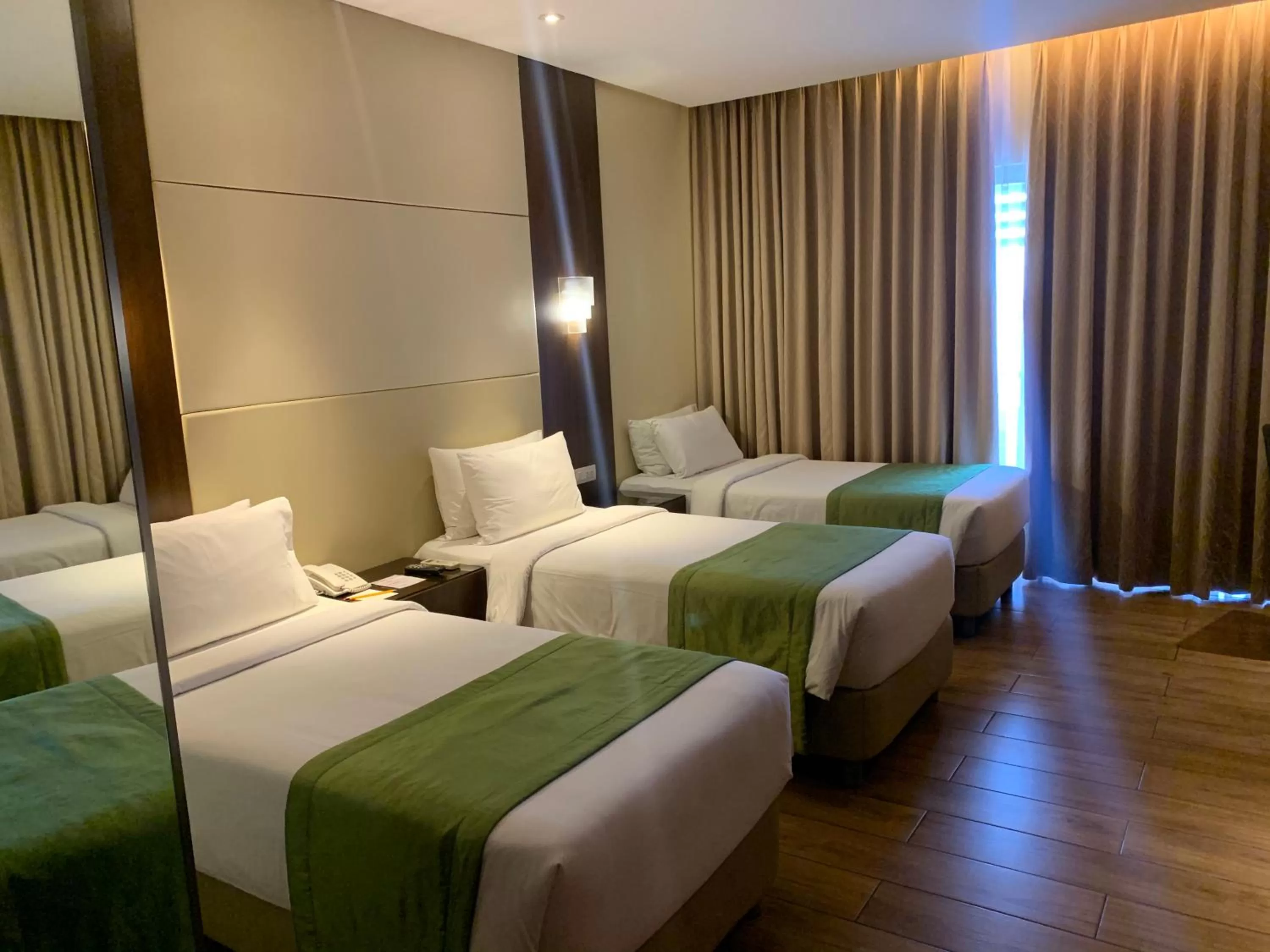 Bed in Hotel Monticello Tagaytay