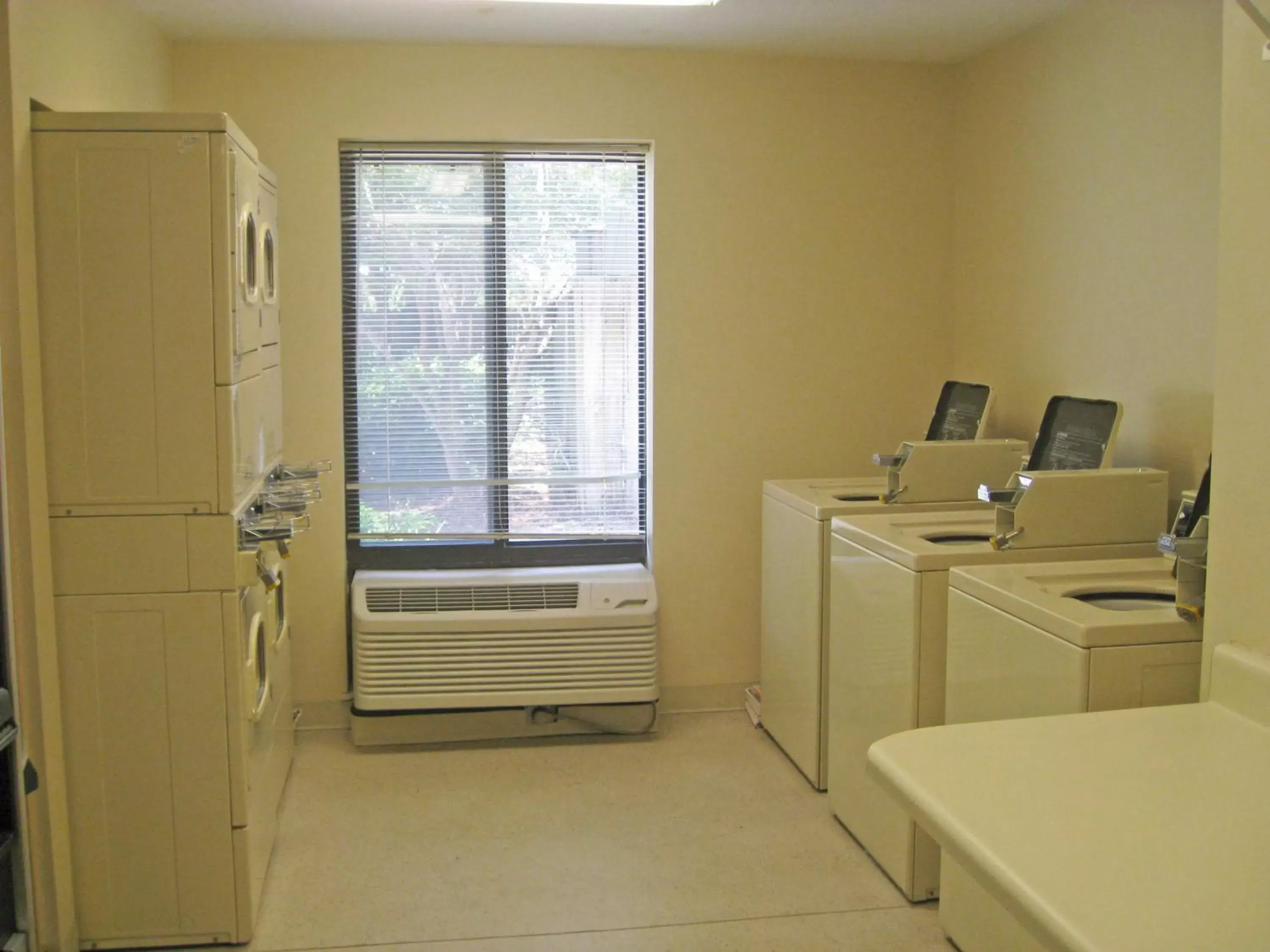 Area and facilities, Kitchen/Kitchenette in Extended Stay America Suites - Tallahassee - Killearn
