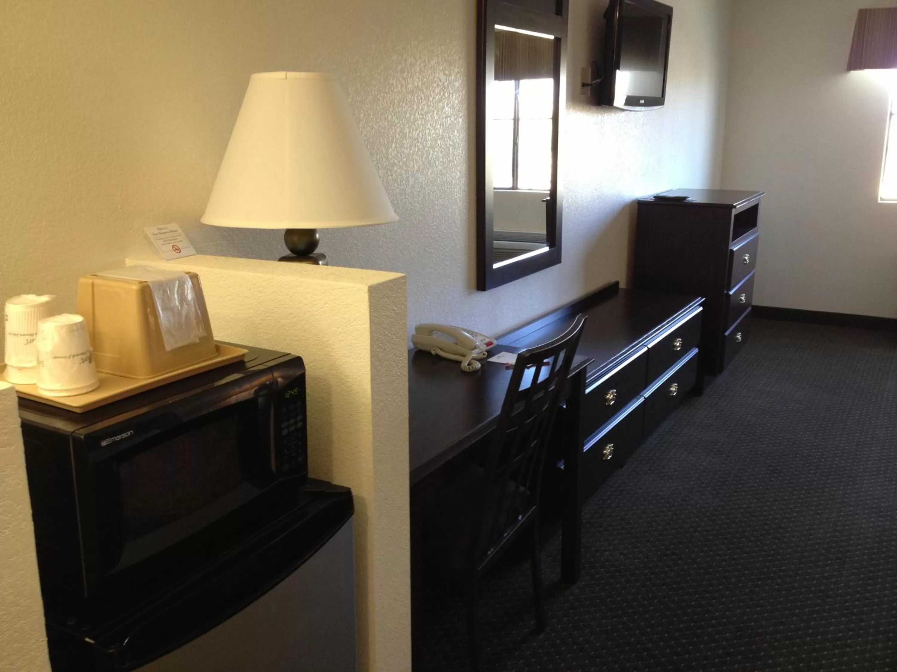 Photo of the whole room in Howard Johnson by Wyndham Lubbock TX