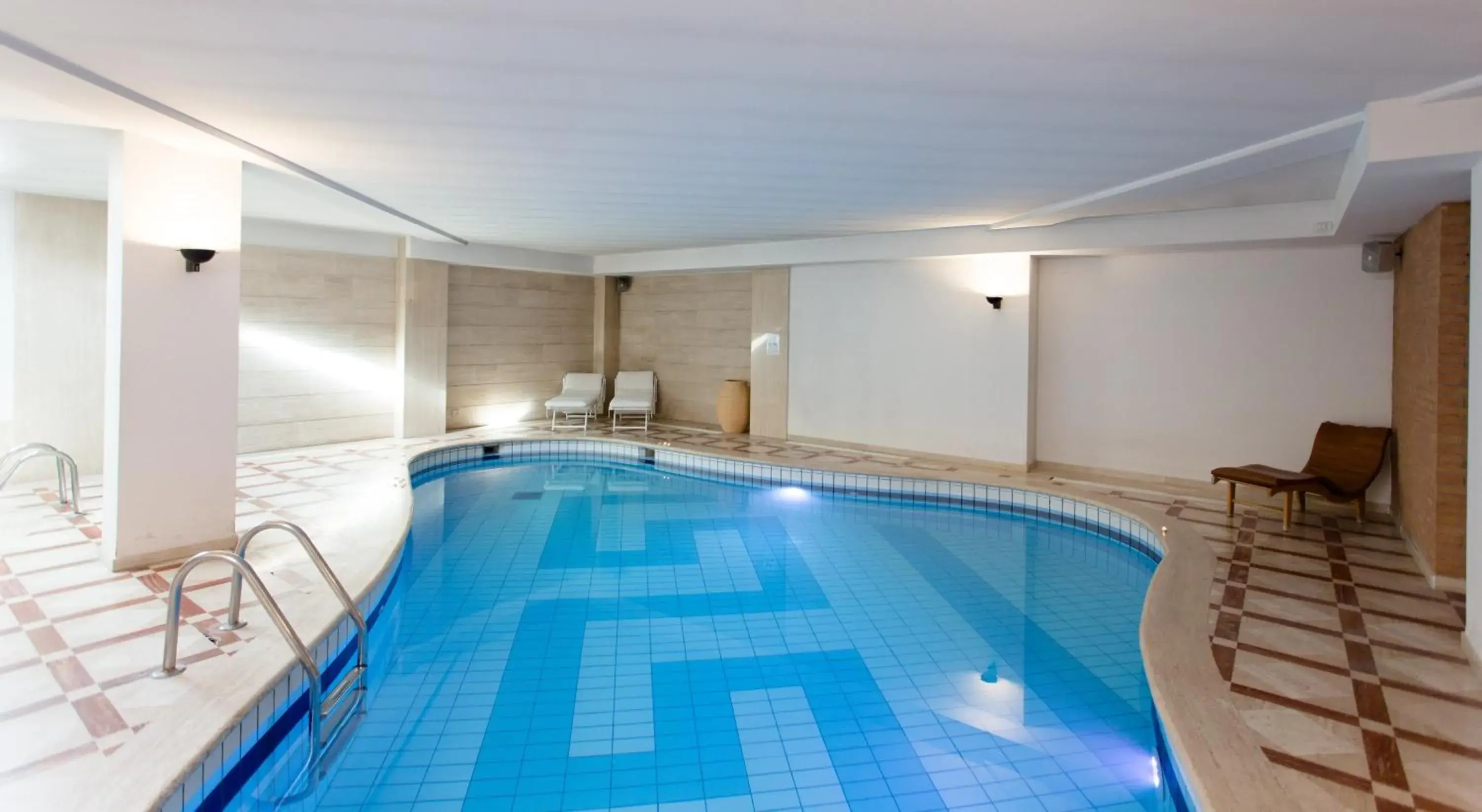 Swimming Pool in Hostellerie Du Cheval Blanc