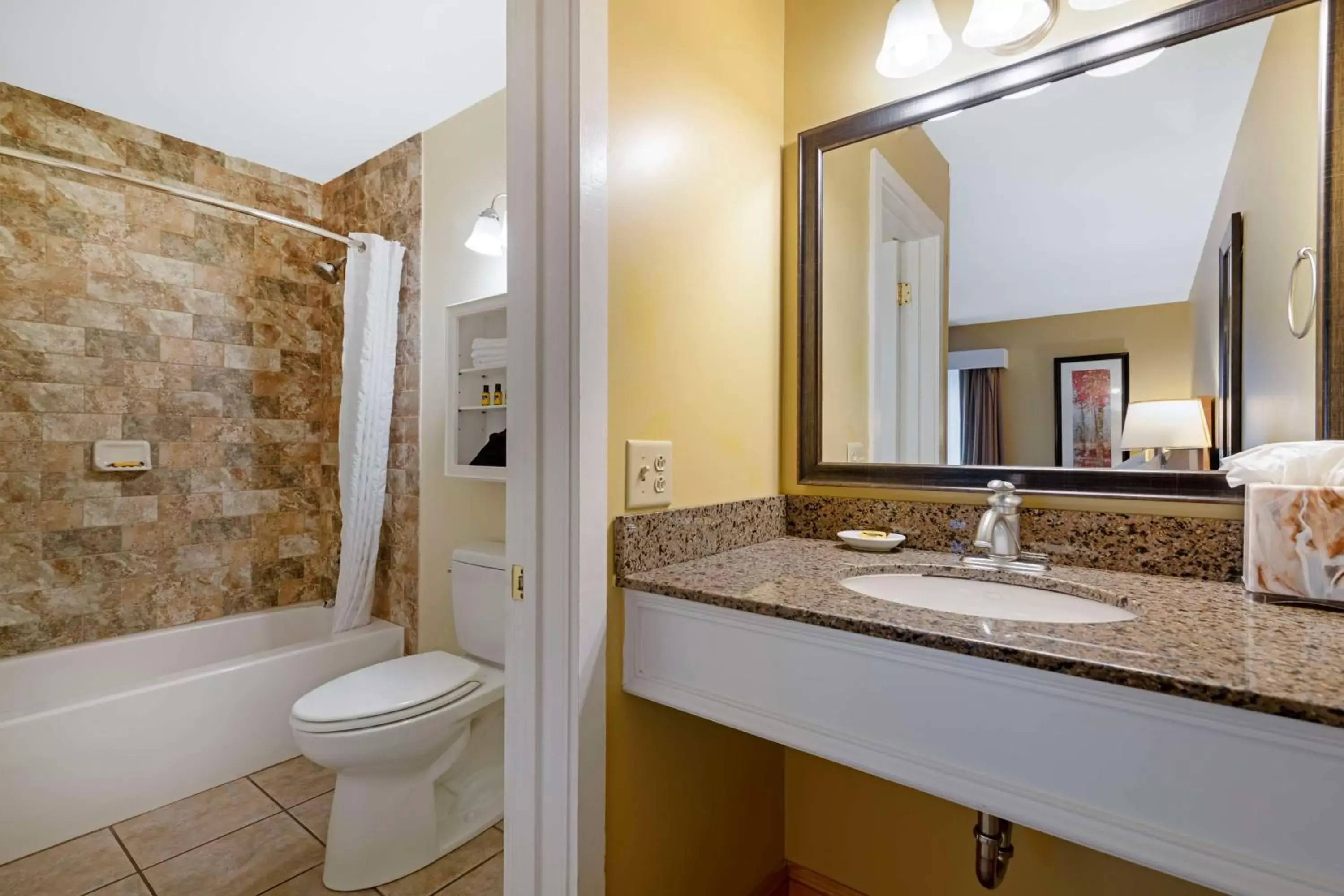 Bathroom in Best Western Plus Windjammer Inn & Conference Center