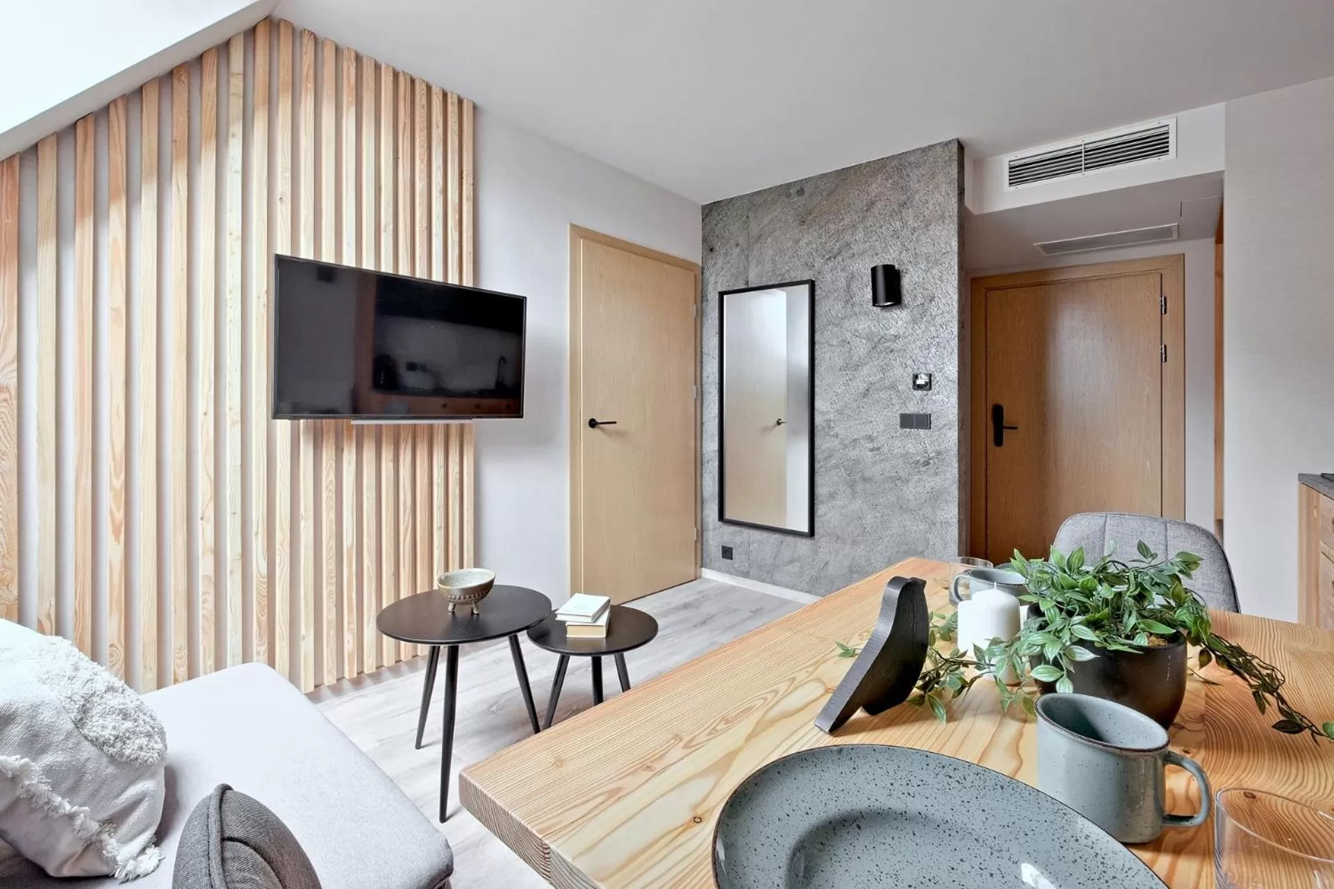 TV and multimedia in Harda House Friends & Spa