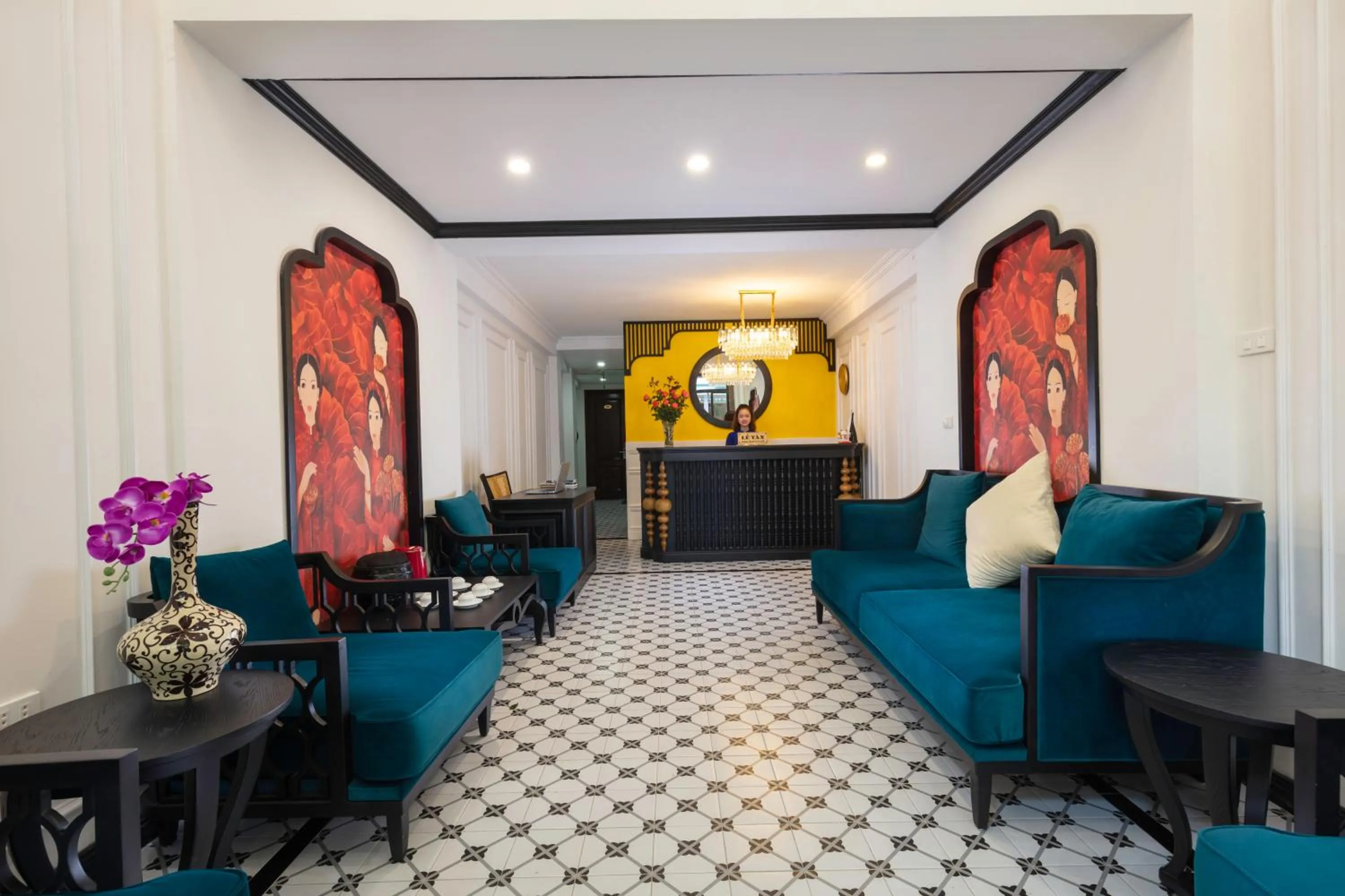 Property building in Queen Light Hotel - Ha Noi Old Quater