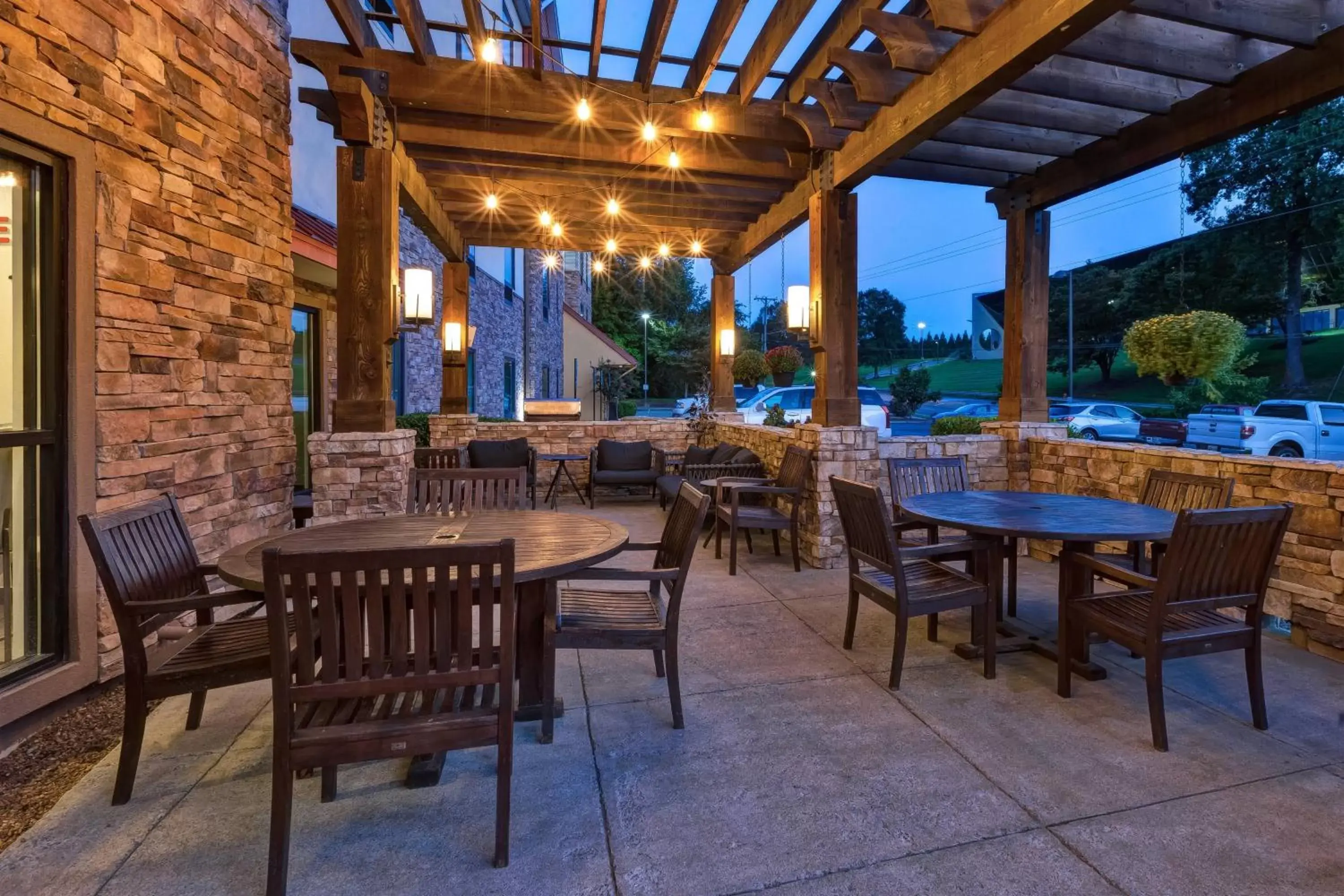 Property building, Restaurant/Places to Eat in TownePlace Suites by Marriott Nashville Airport