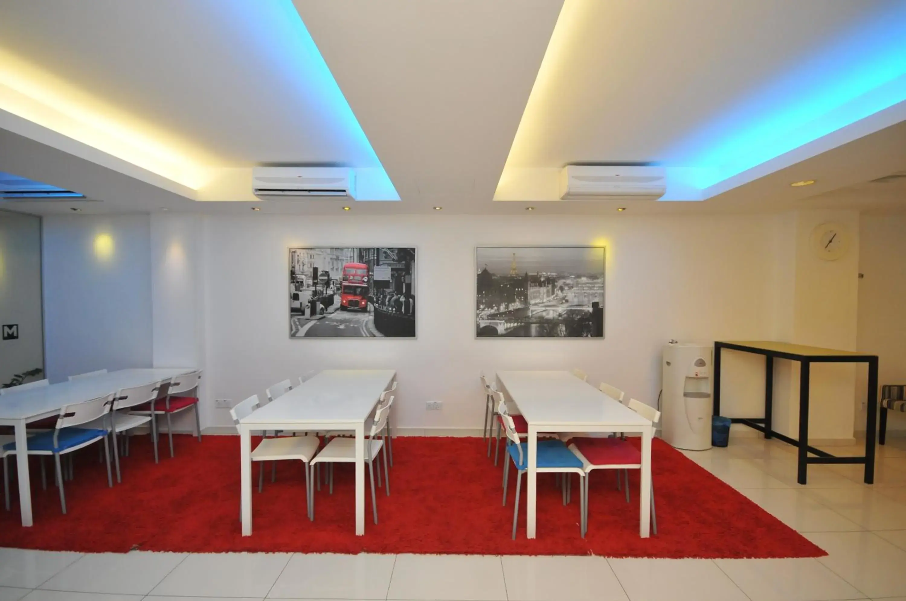 Restaurant/places to eat in M Design Hotel - Pandan Indah