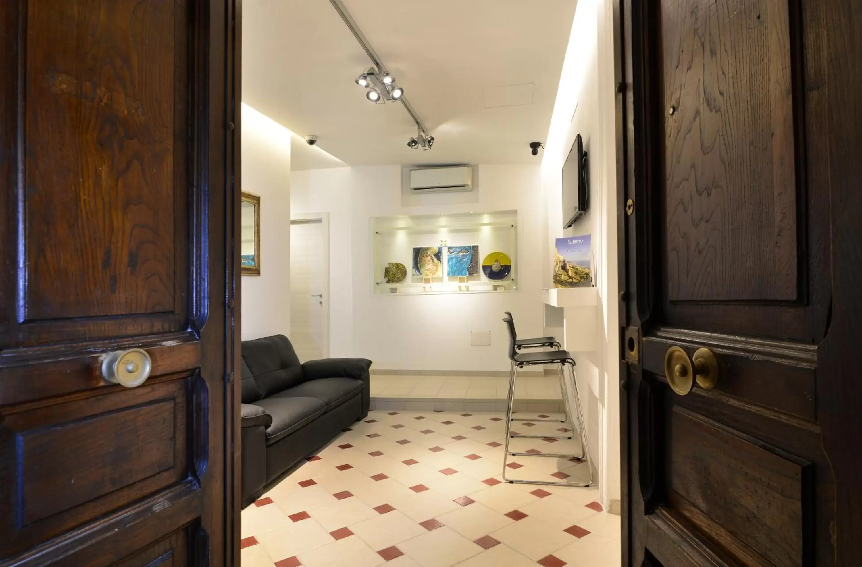 Lobby or reception in Santi e Saraceni Rooms Lobby or reception in Santi e Saraceni Rooms