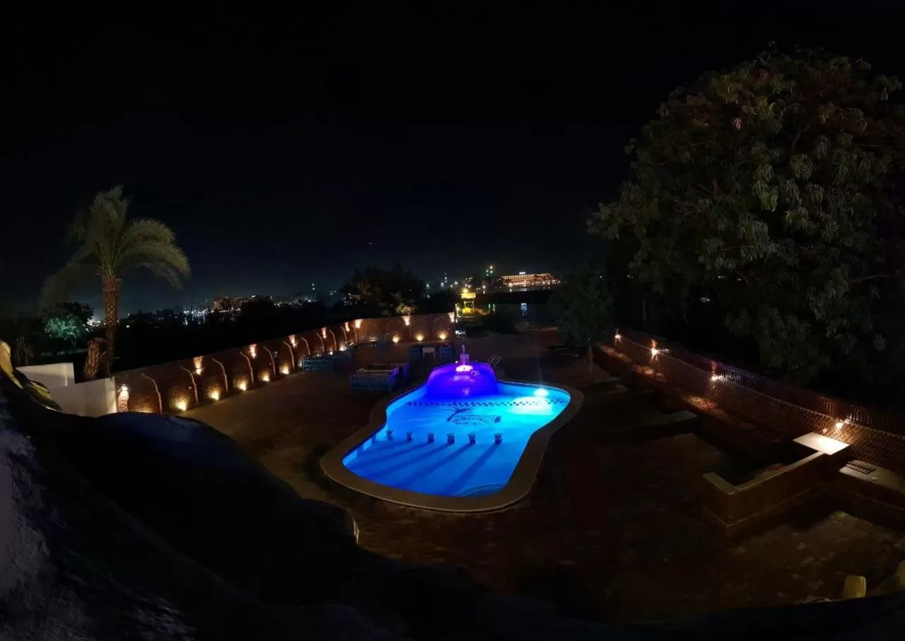 Swimming pool in Al Baeirat Hotel