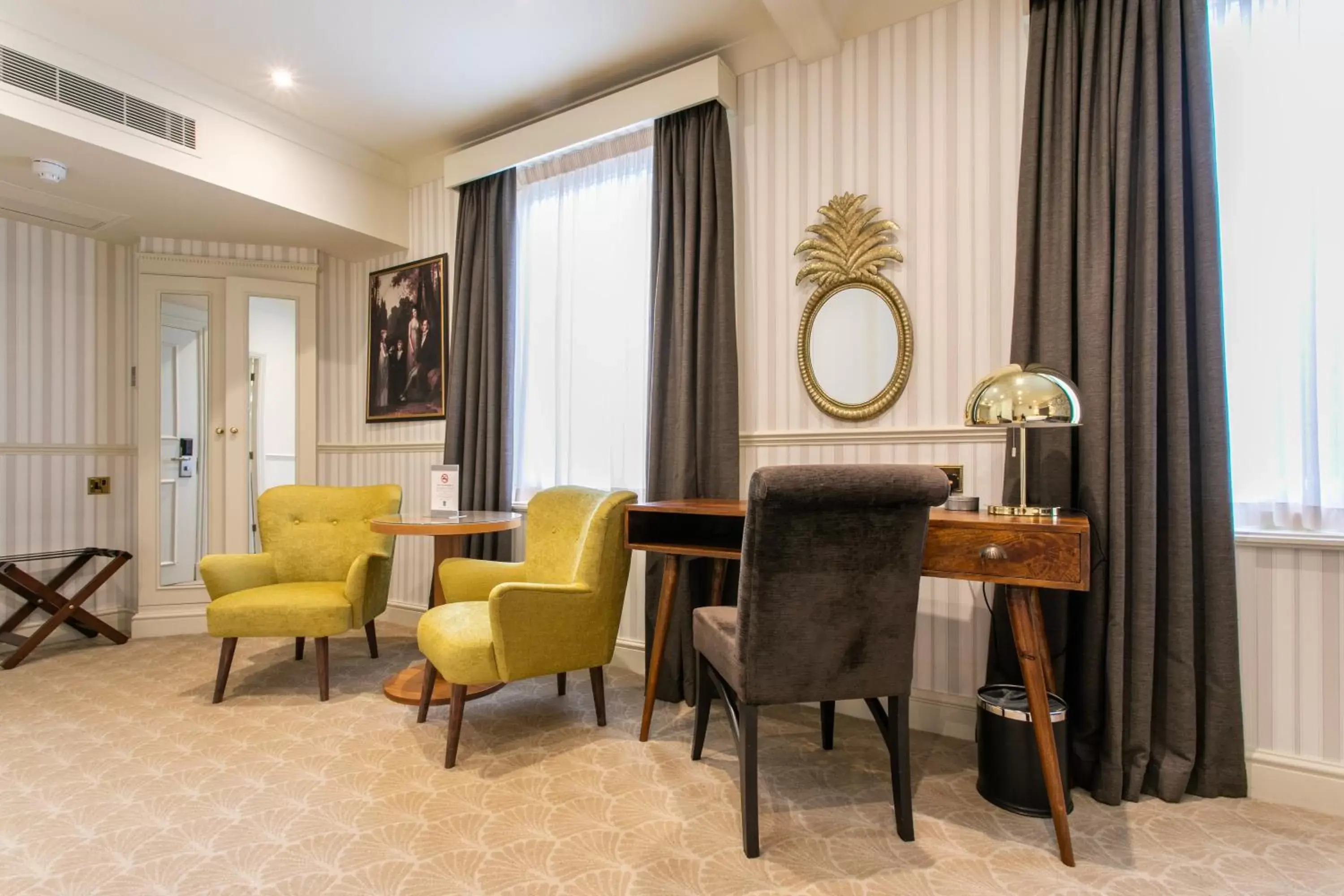 Seating area in Bedford Swan Hotel and Thermal Spa Seating area in Bedford Swan Hotel and Thermal Spa